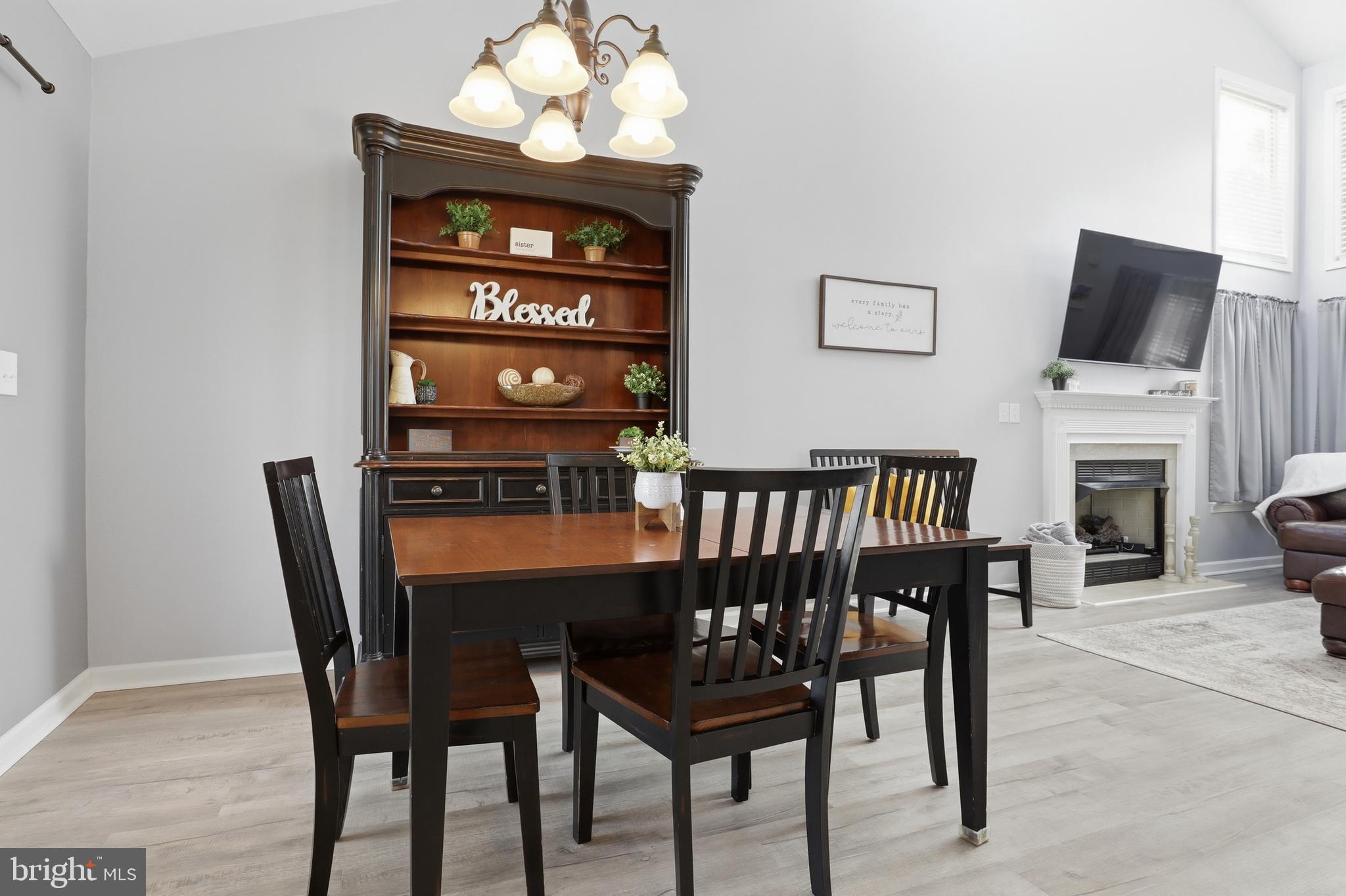 EDGEWATER - Residential