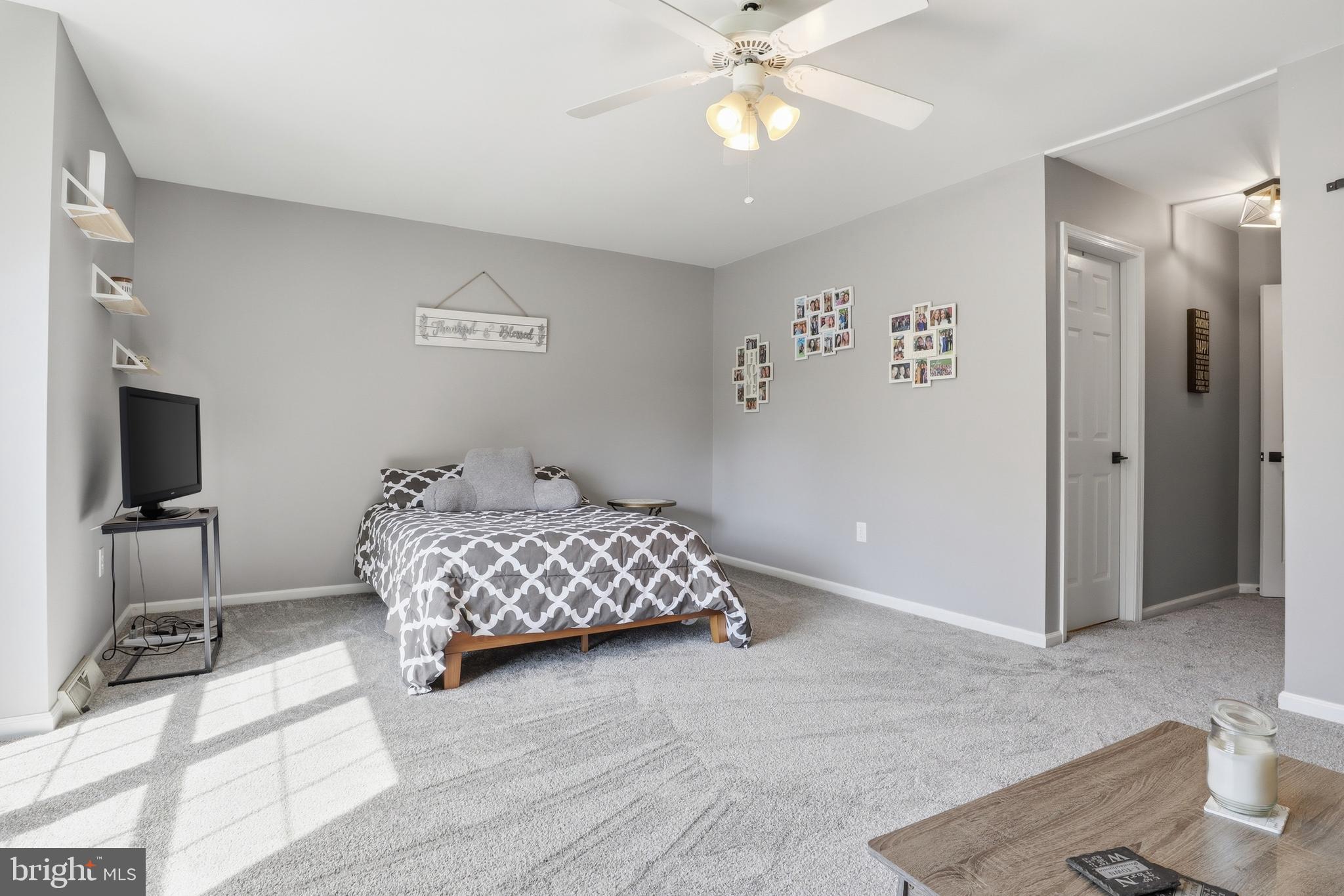 EDGEWATER - Residential