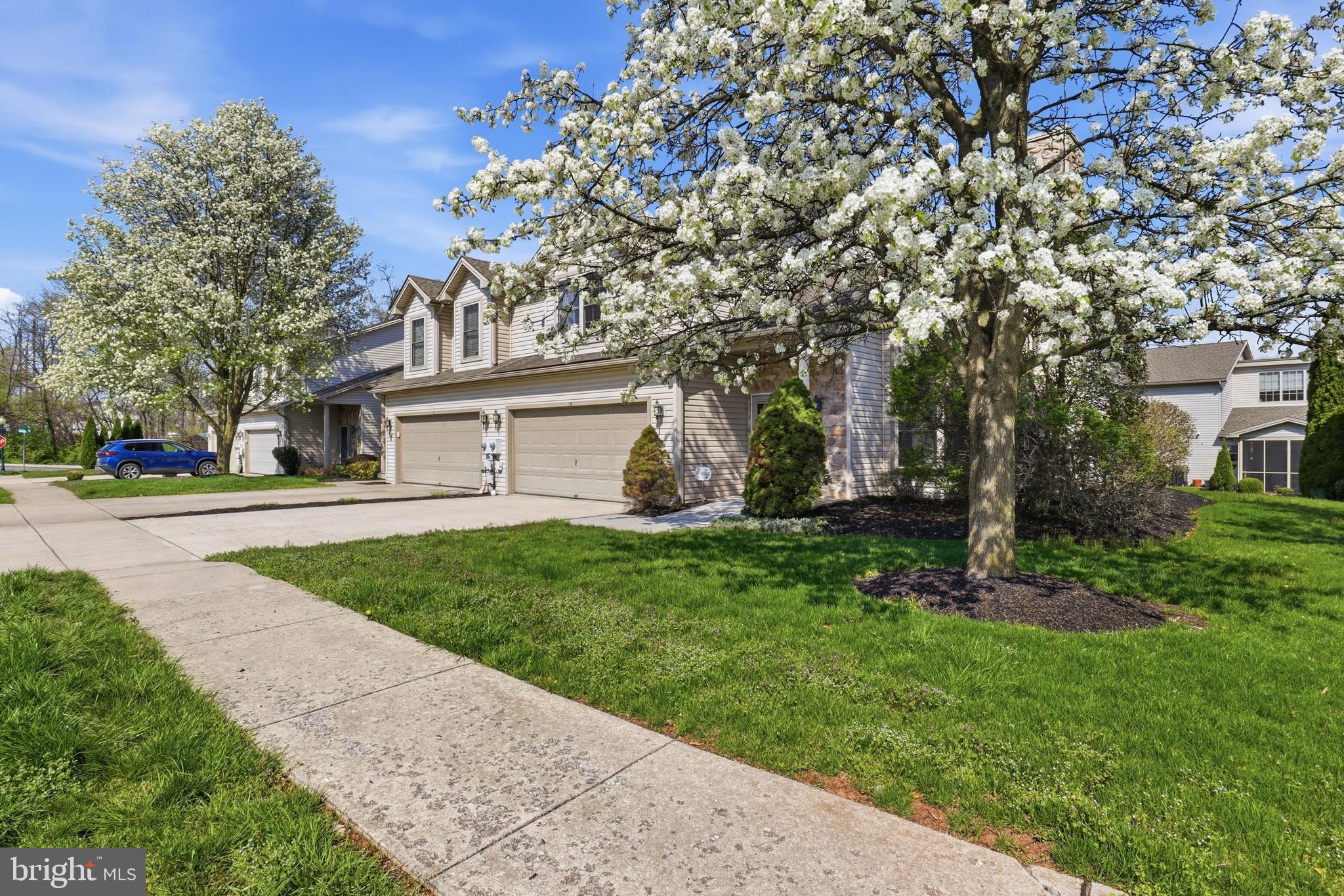 EDGEWATER - Residential