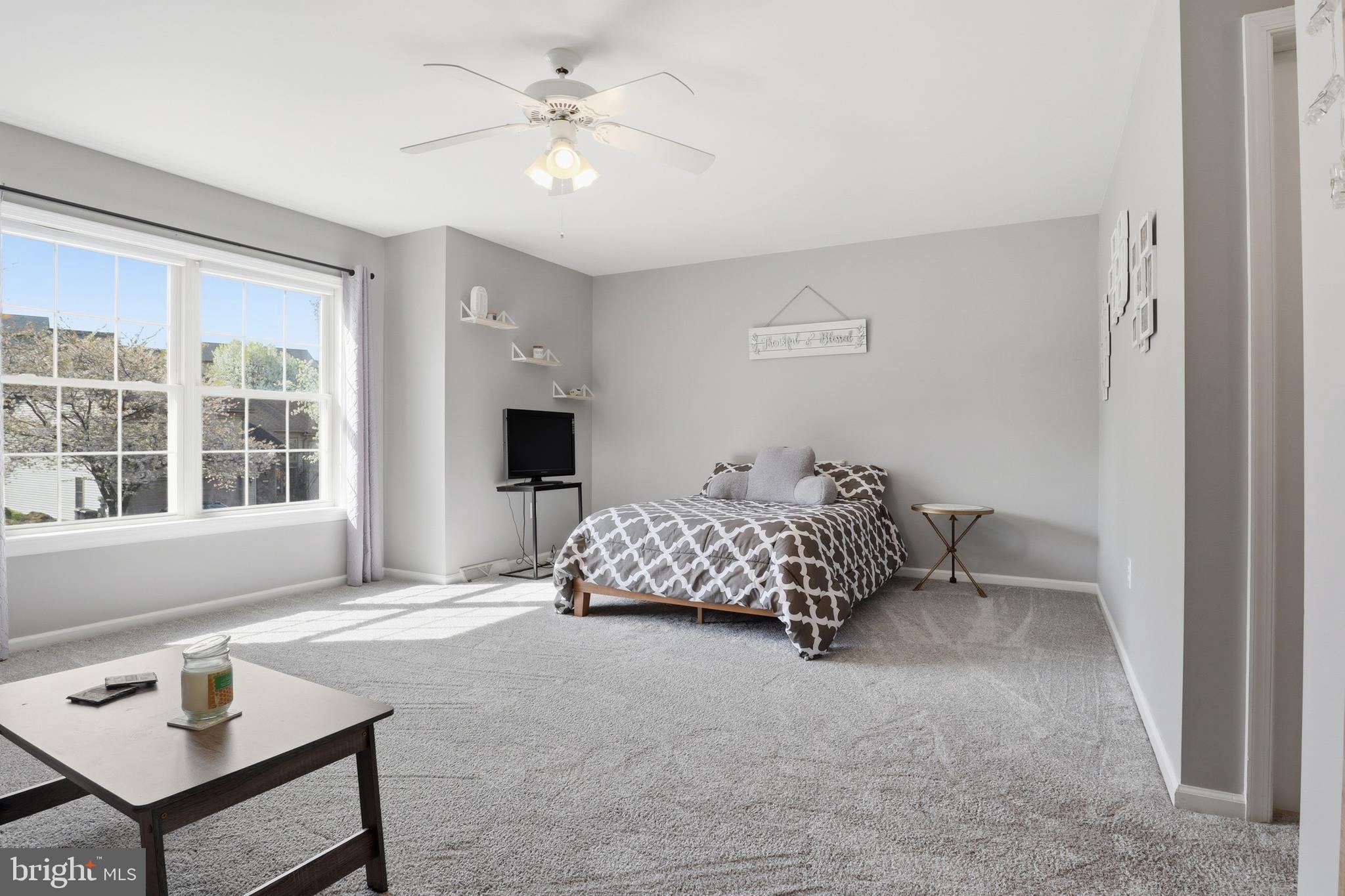 EDGEWATER - Residential