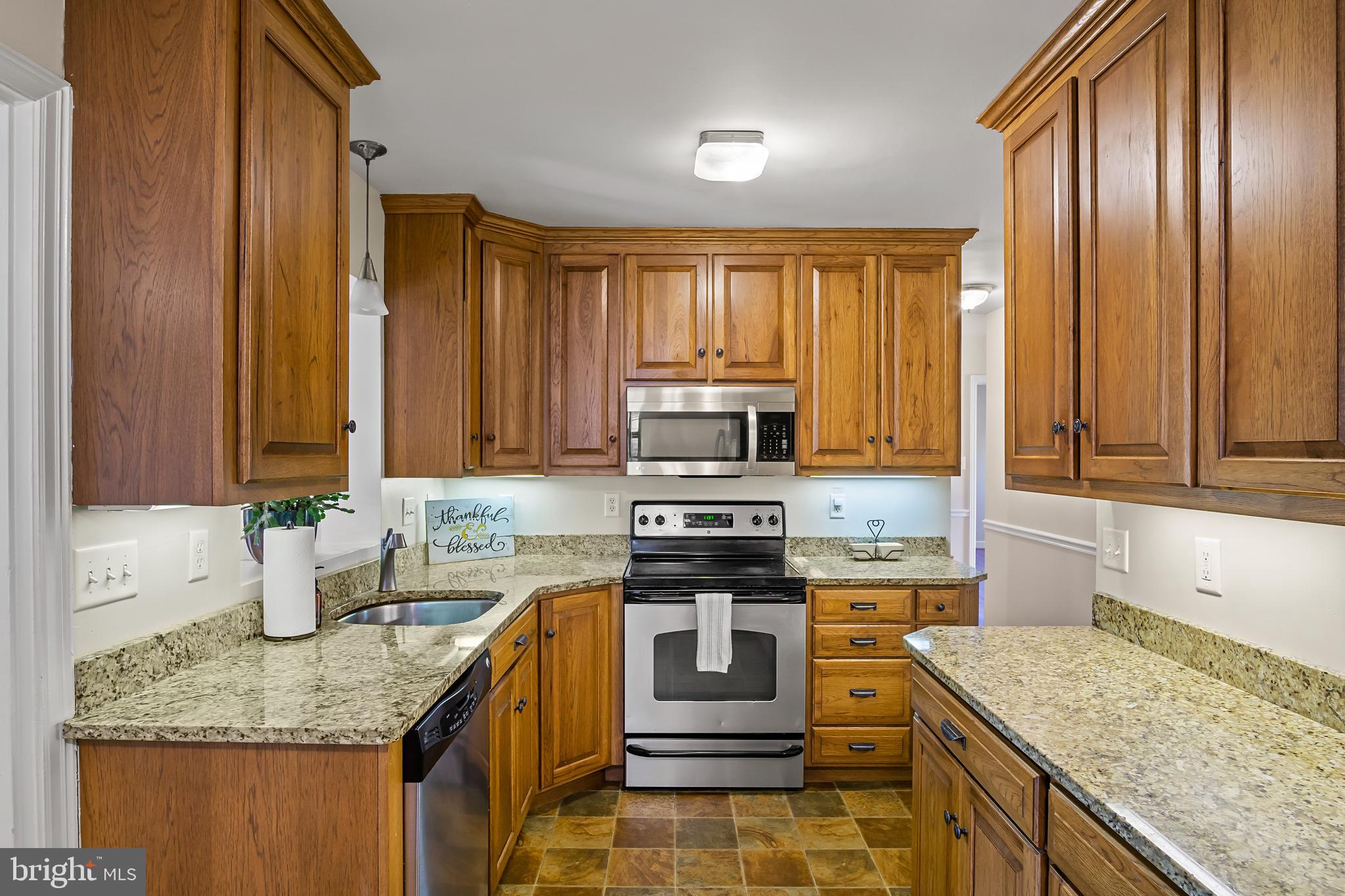 FOUNTAIN HEAD - Residential Lease