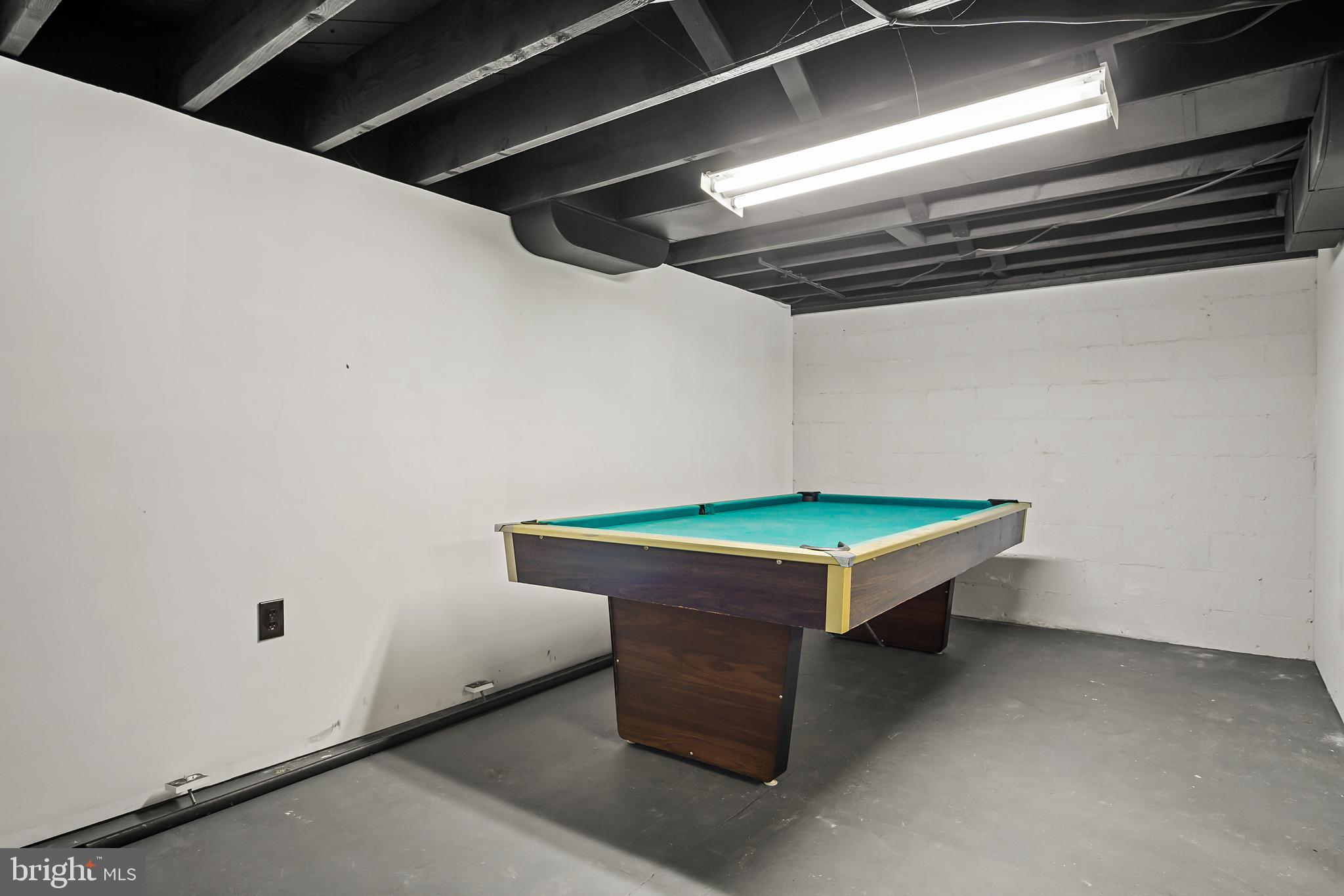 FOUNTAIN HEAD - Residential Lease