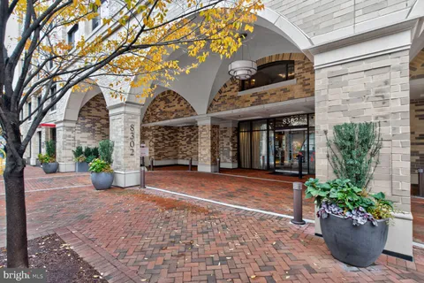 8302 Woodmont Avenue Unit 305, Bethesda, MD MLS: MDMC2212966