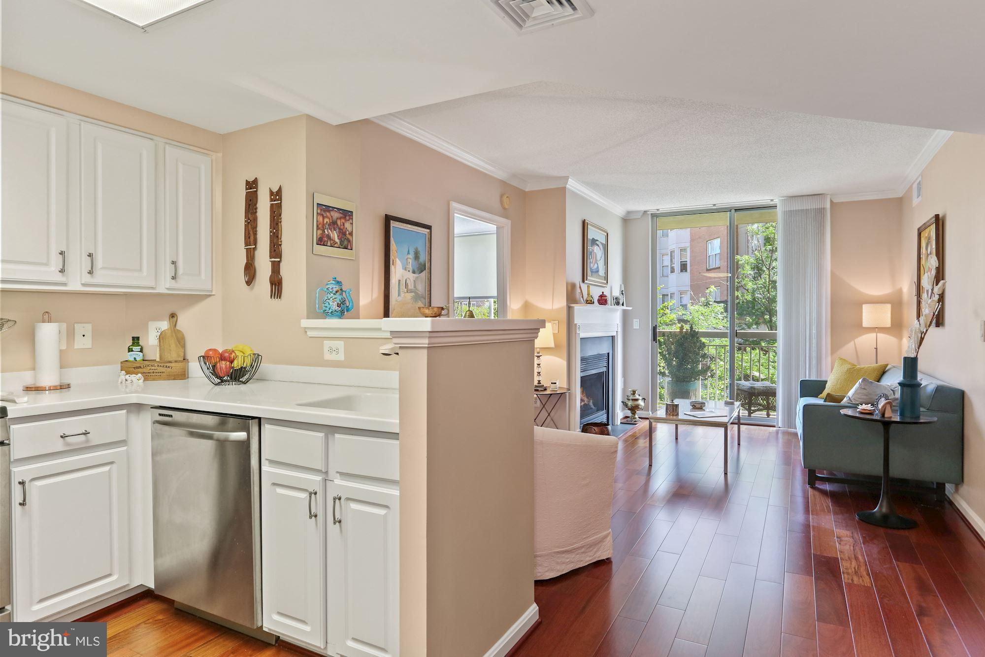 LEXINGTON SQUARE - Residential Lease