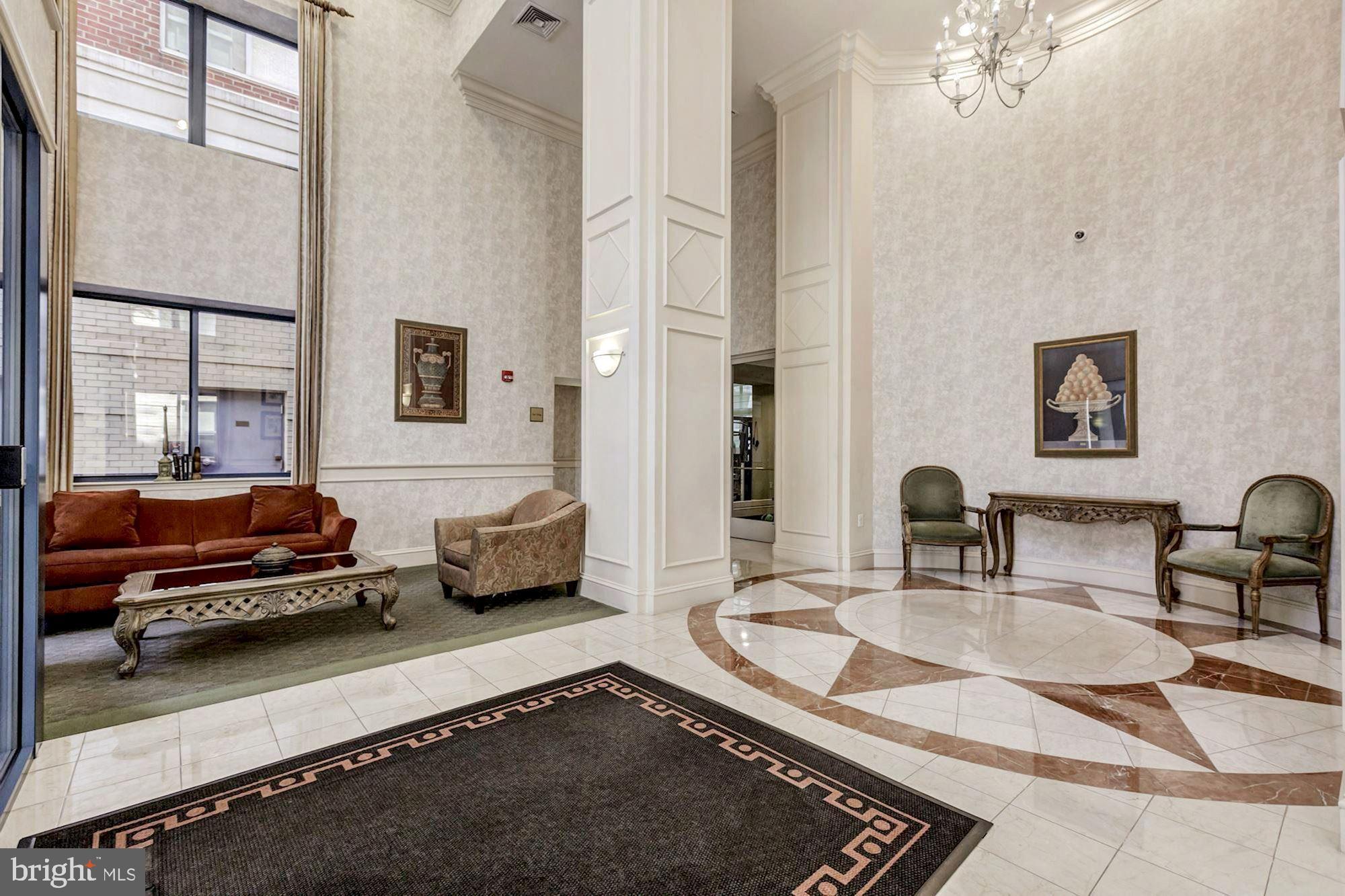 LEXINGTON SQUARE - Residential Lease