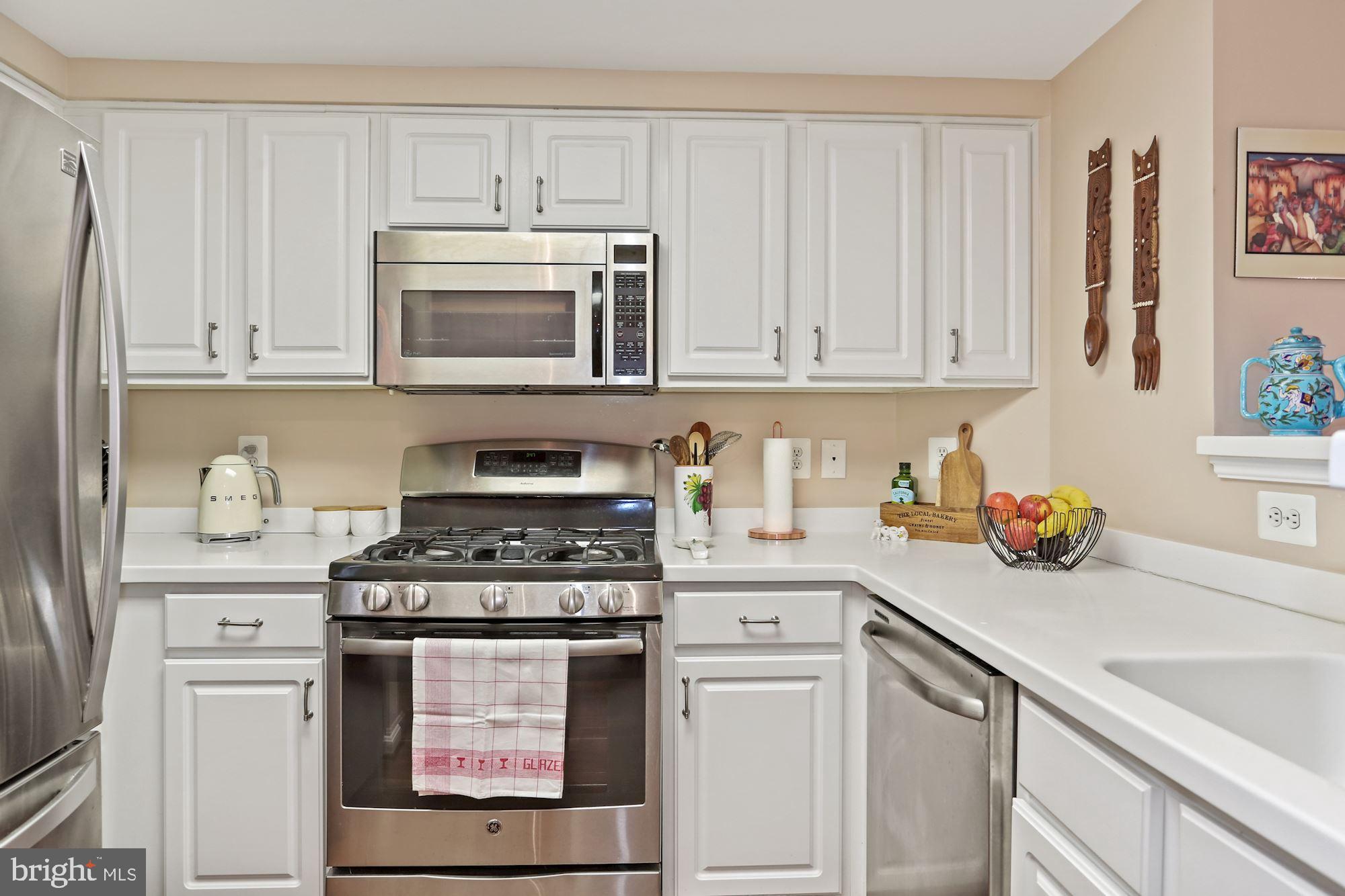 LEXINGTON SQUARE - Residential Lease