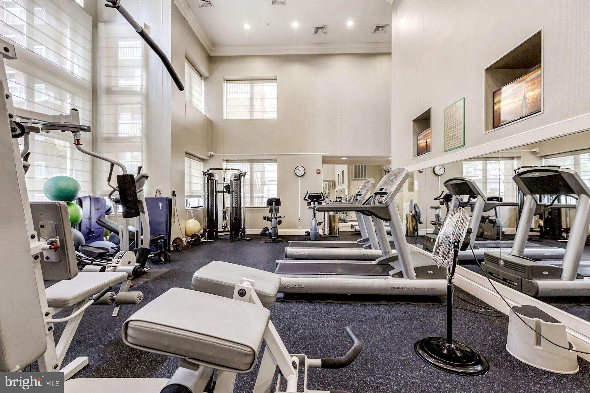 LEXINGTON SQUARE - Residential Lease