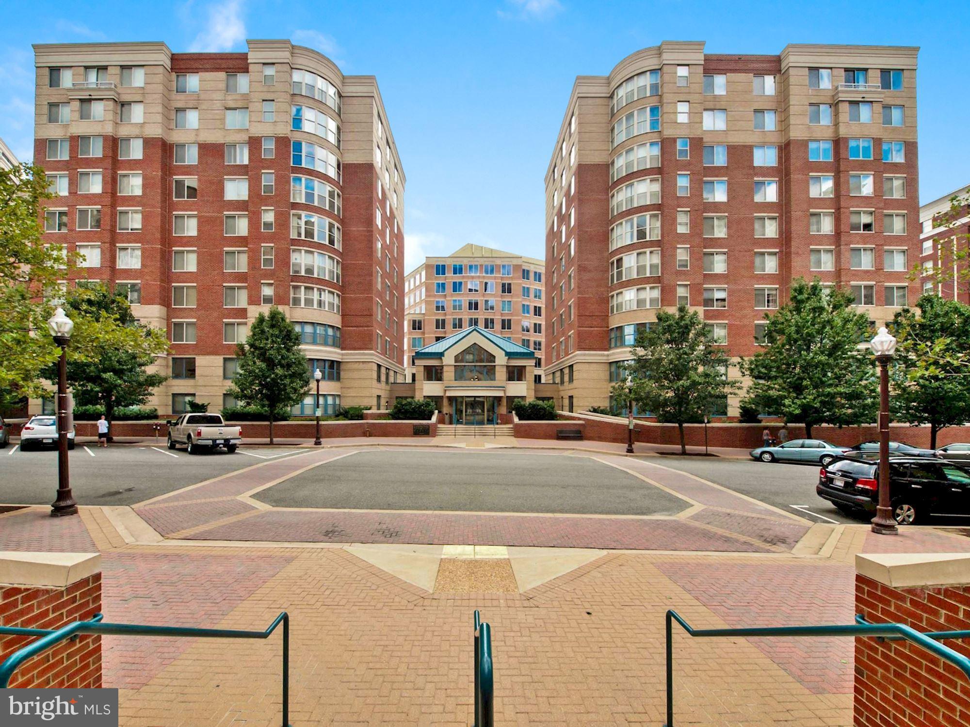 LEXINGTON SQUARE - Residential Lease