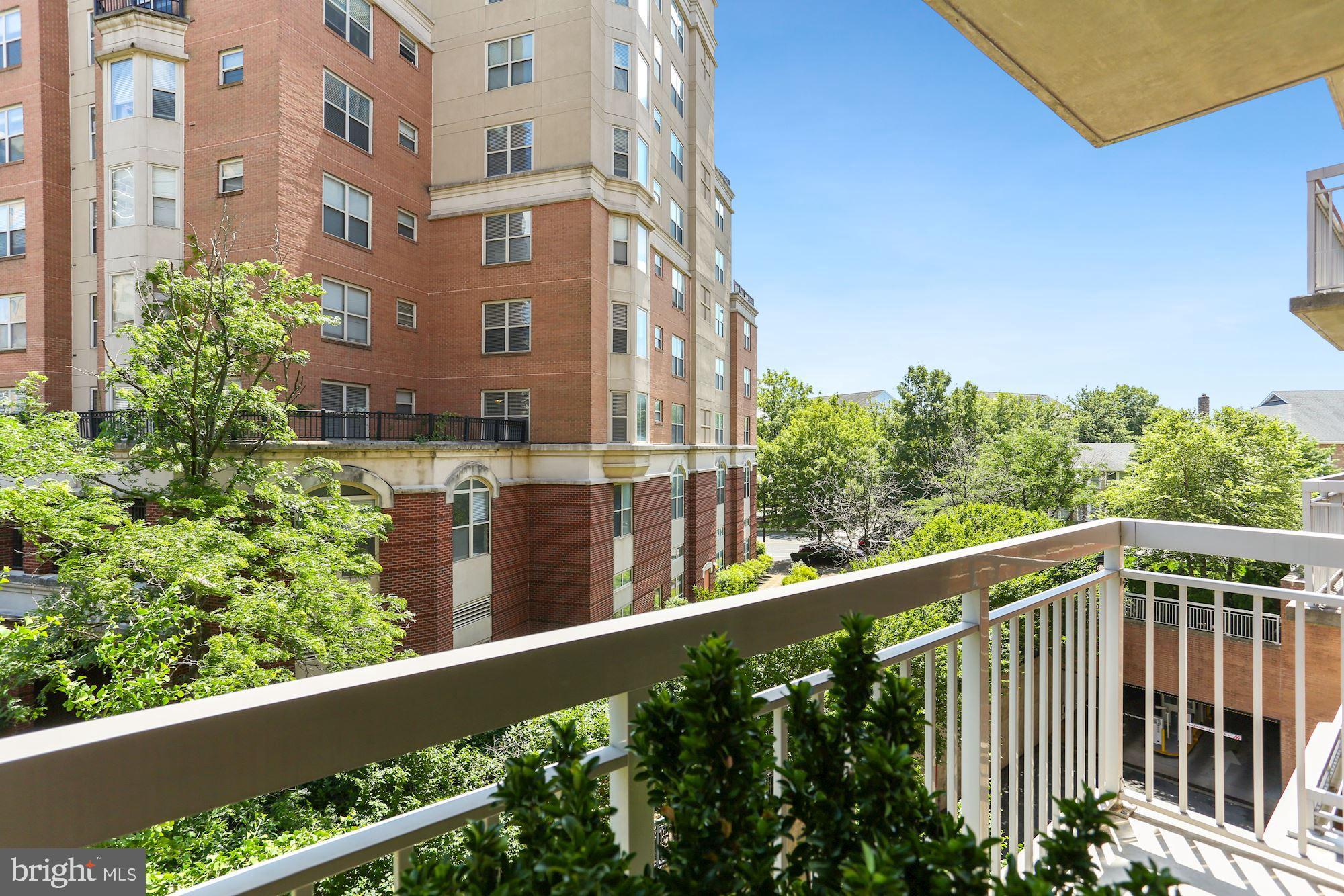 LEXINGTON SQUARE - Residential Lease