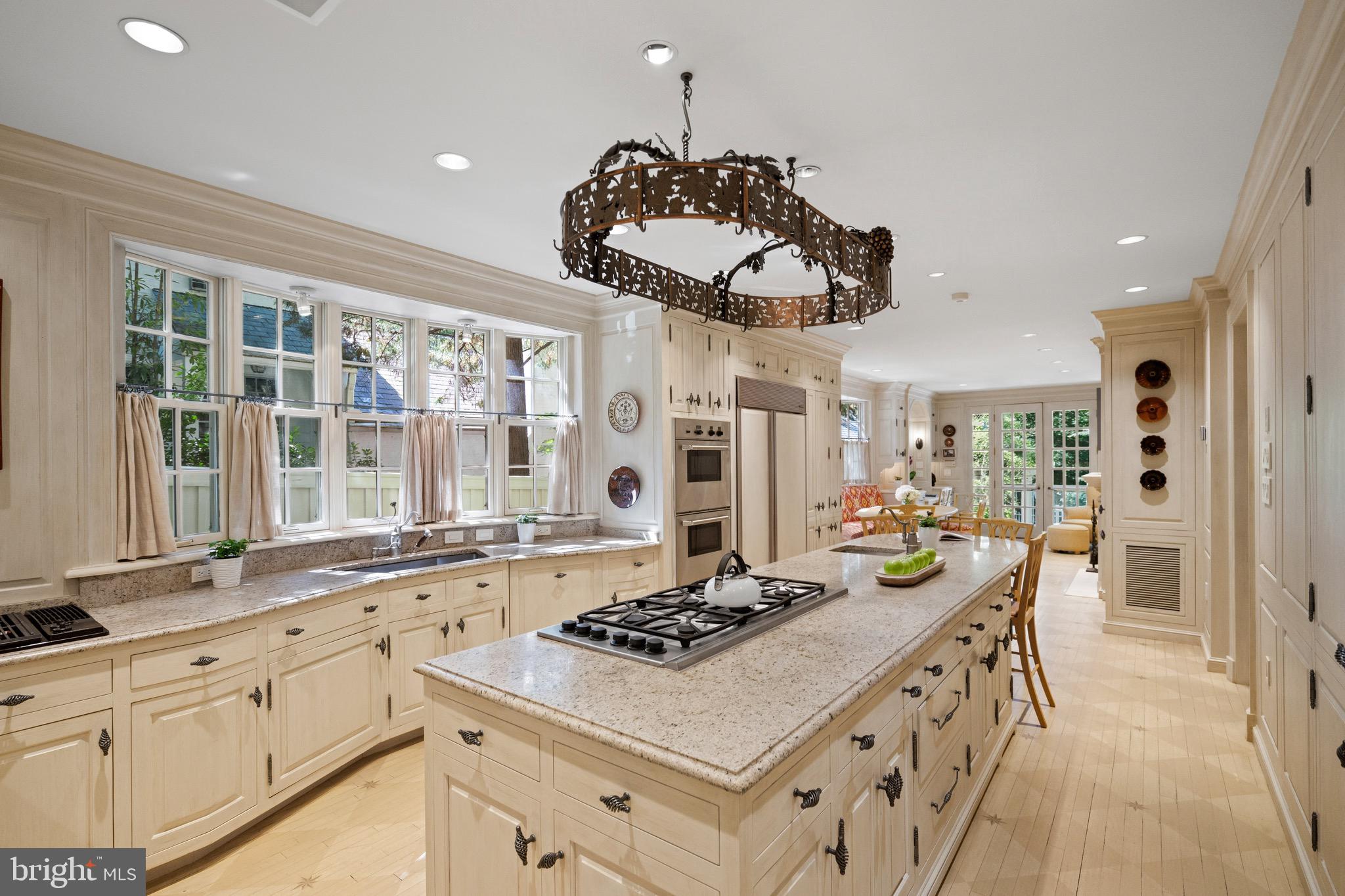 SPRING VALLEY - Residential