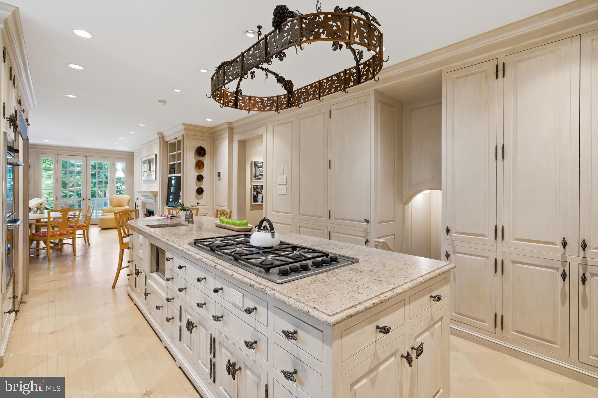 SPRING VALLEY - Residential