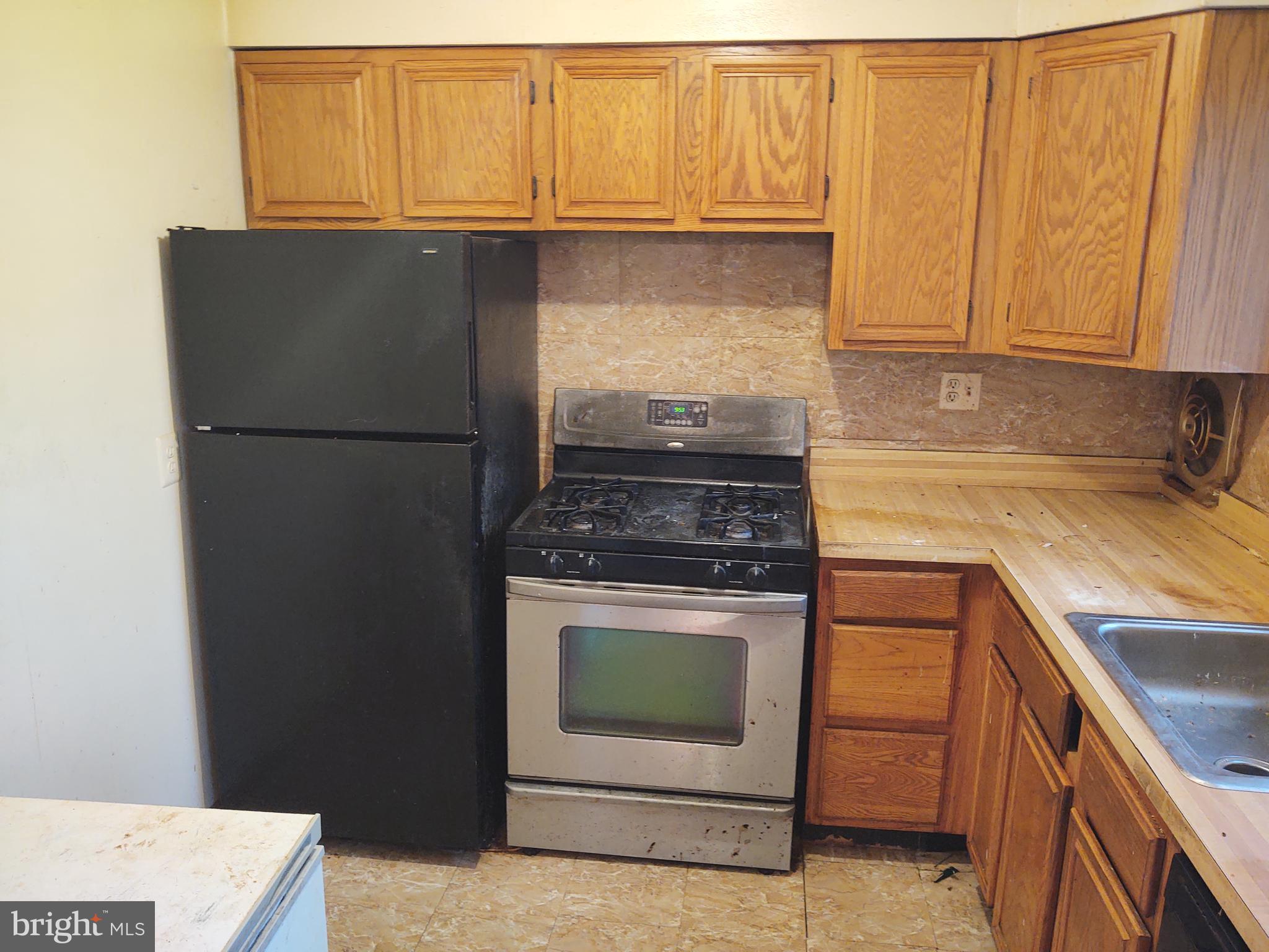 OLD TOWNE VILLAGE CONDOMINIUMS - Residential