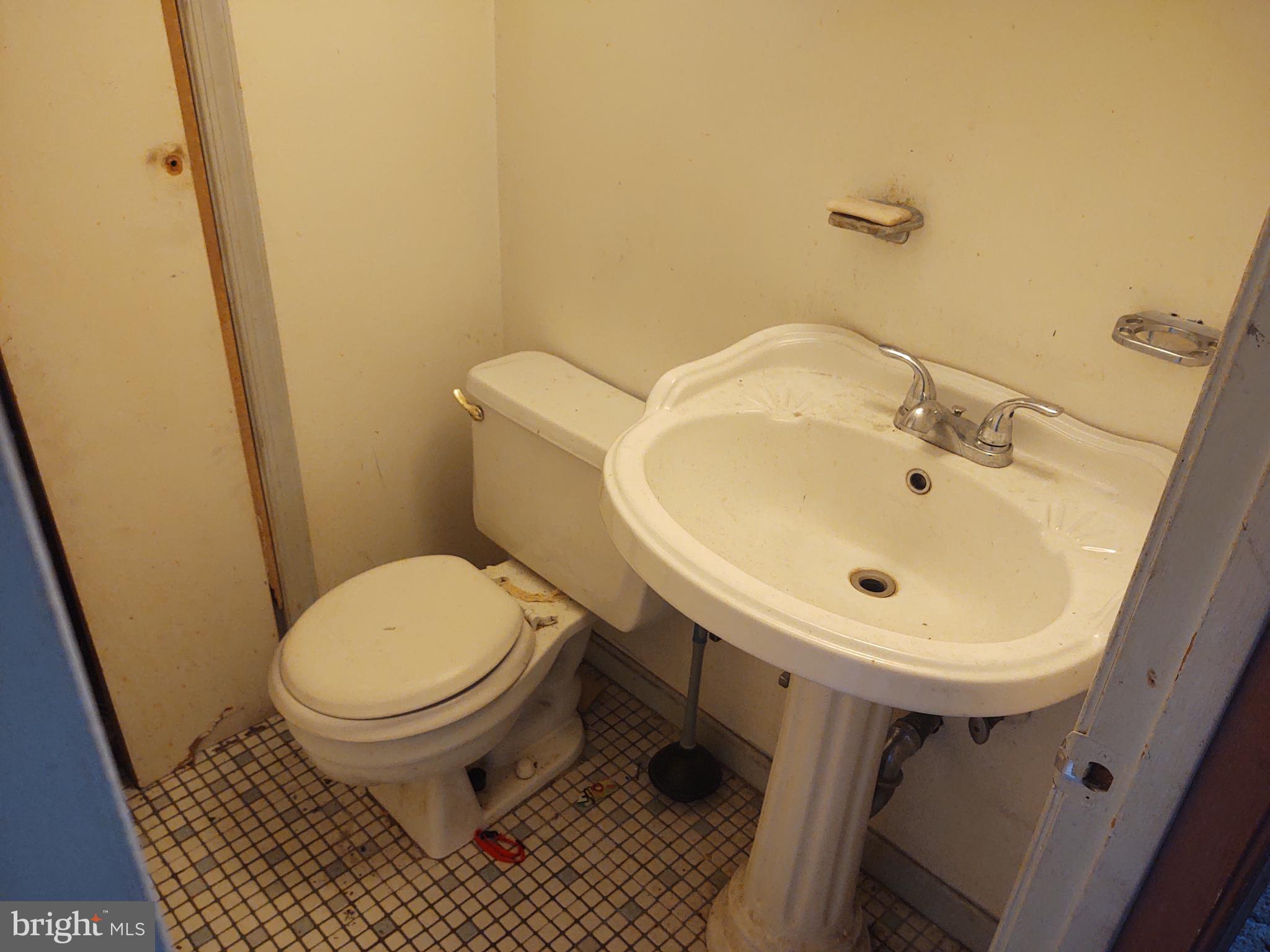 OLD TOWNE VILLAGE CONDOMINIUMS - Residential