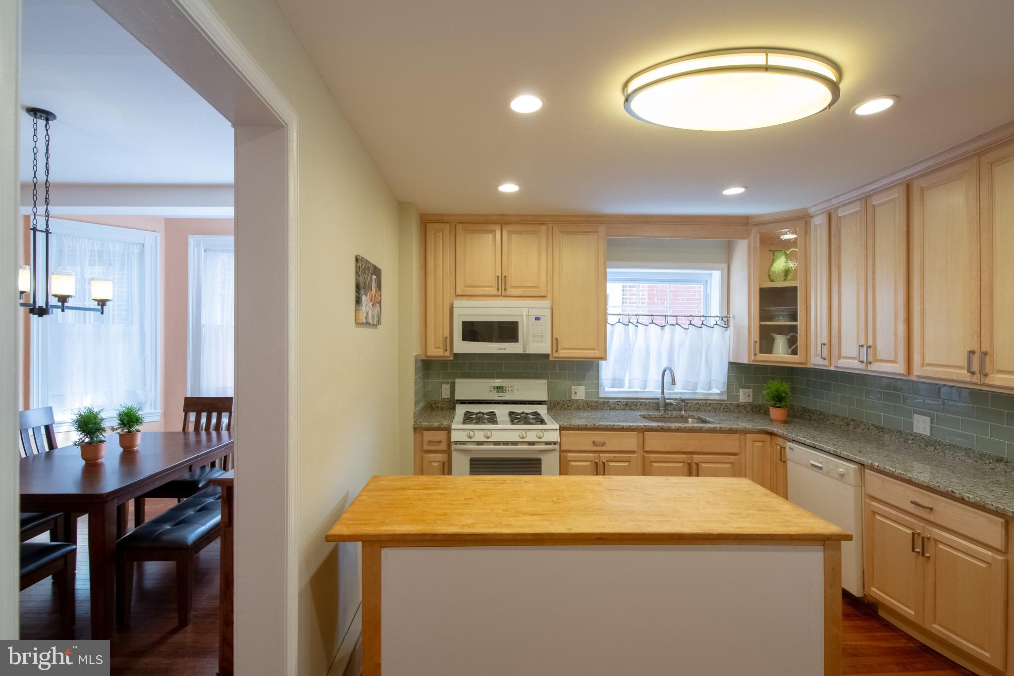 GIRARD ESTATES - Residential