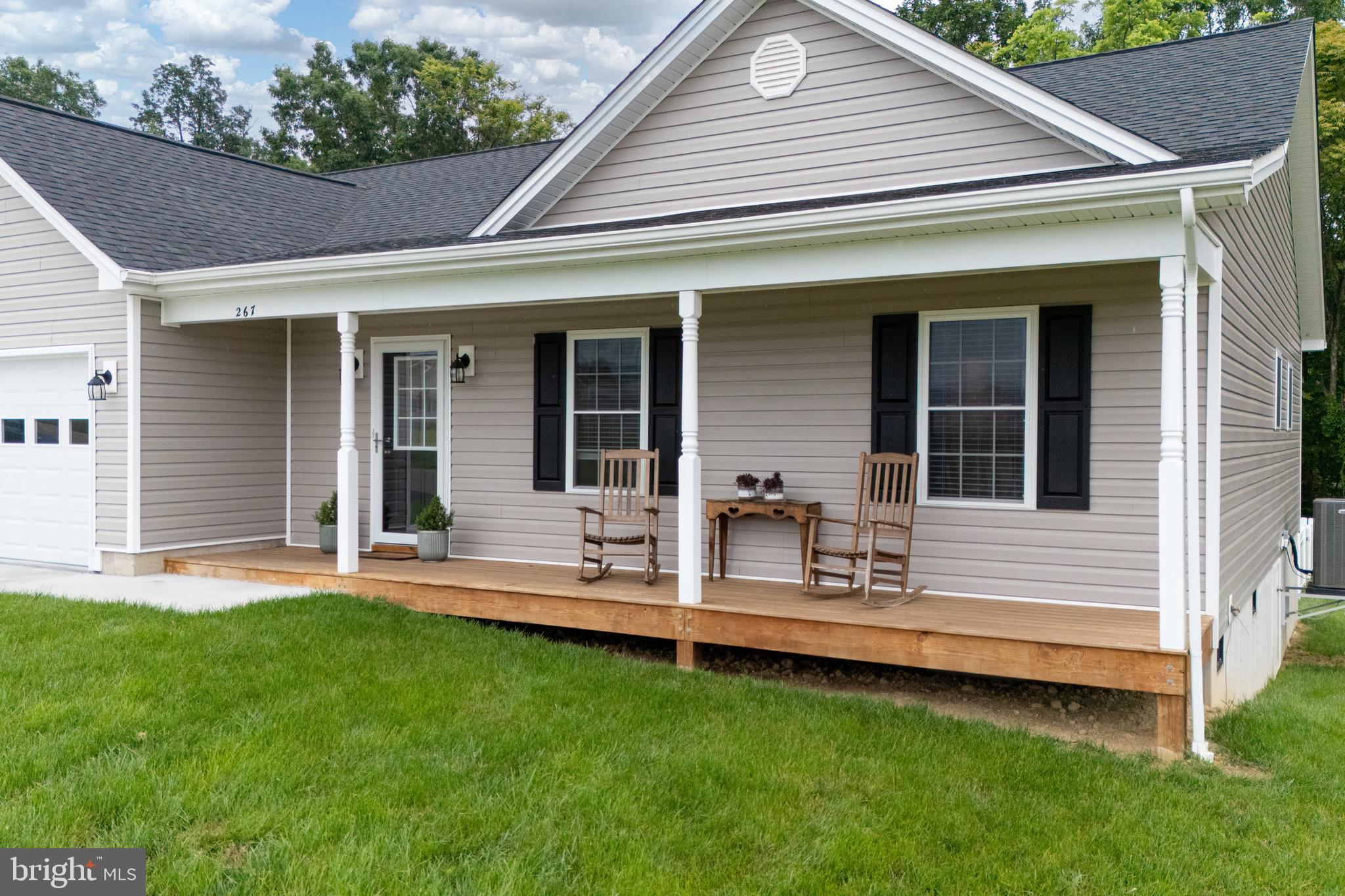 267 LEOLA LOOP