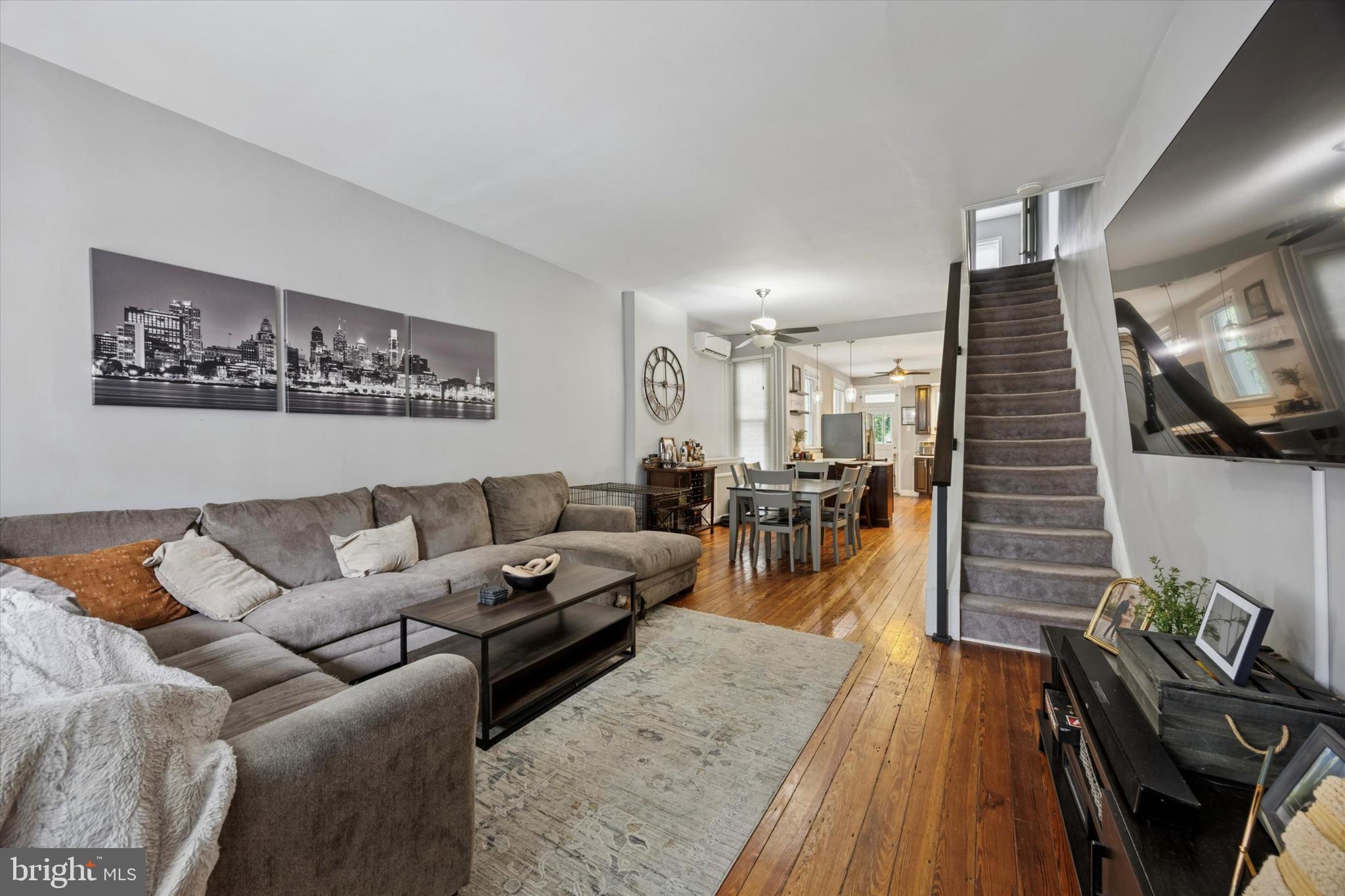 107 W SALAIGNAC STREET
