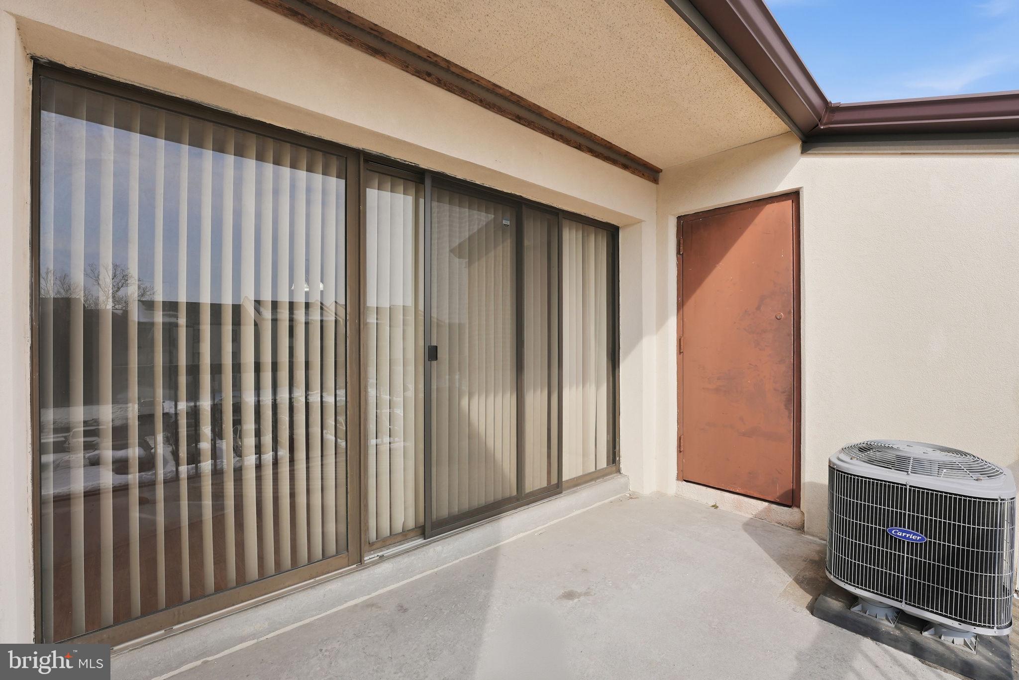 TREETOP CONDO - Residential