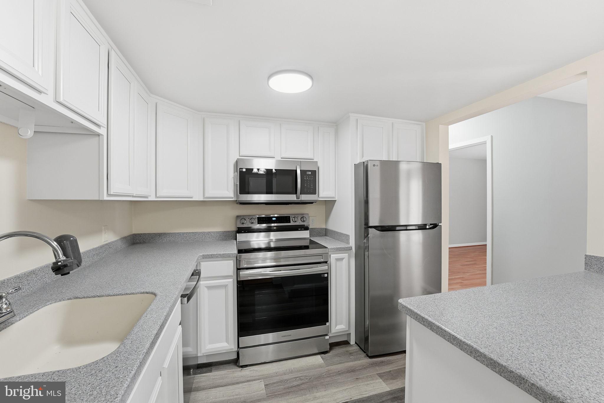 TREETOP CONDO - Residential