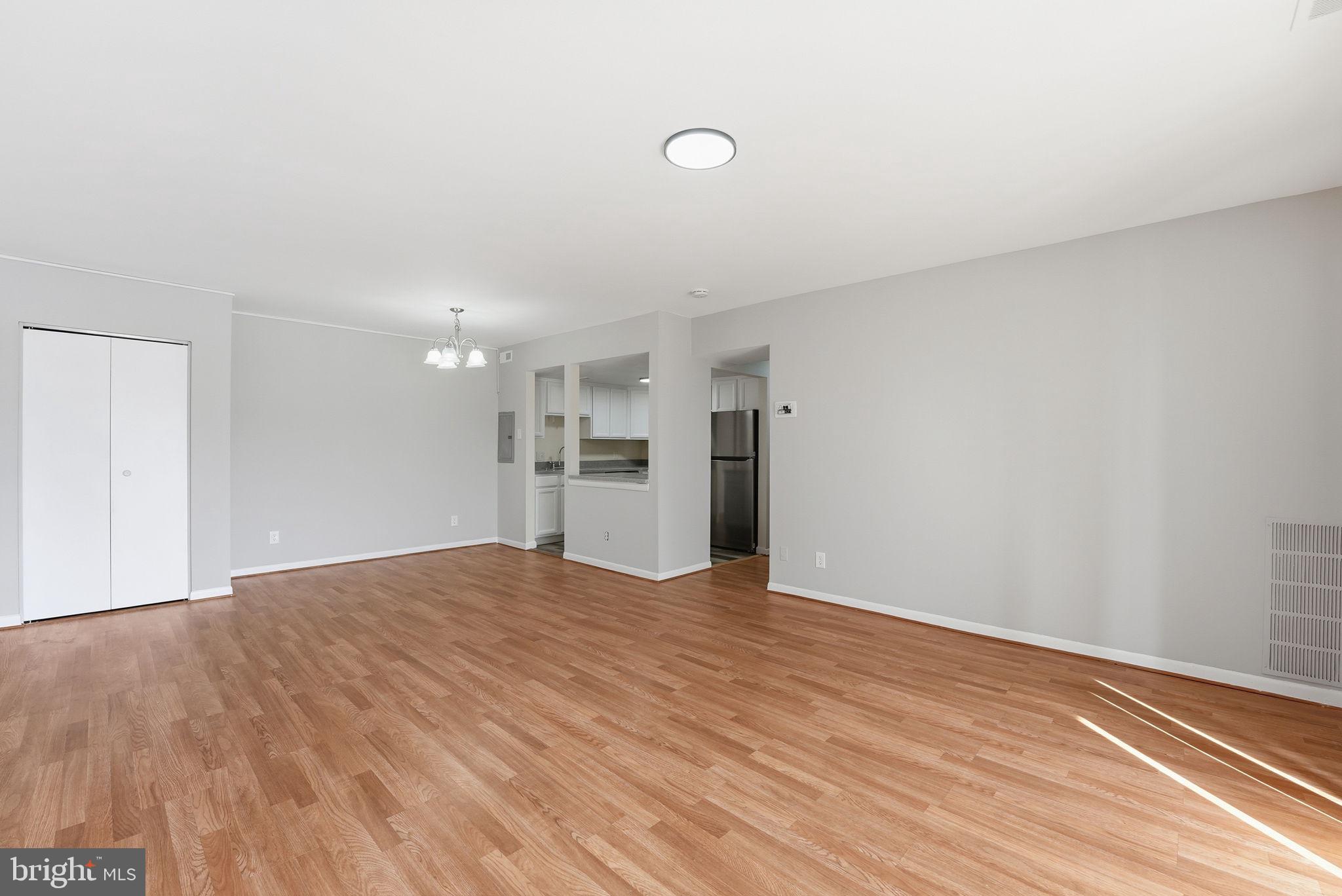 TREETOP CONDO - Residential