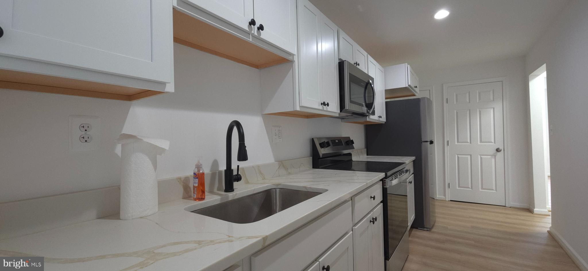 BROOKWOOD - Residential Lease