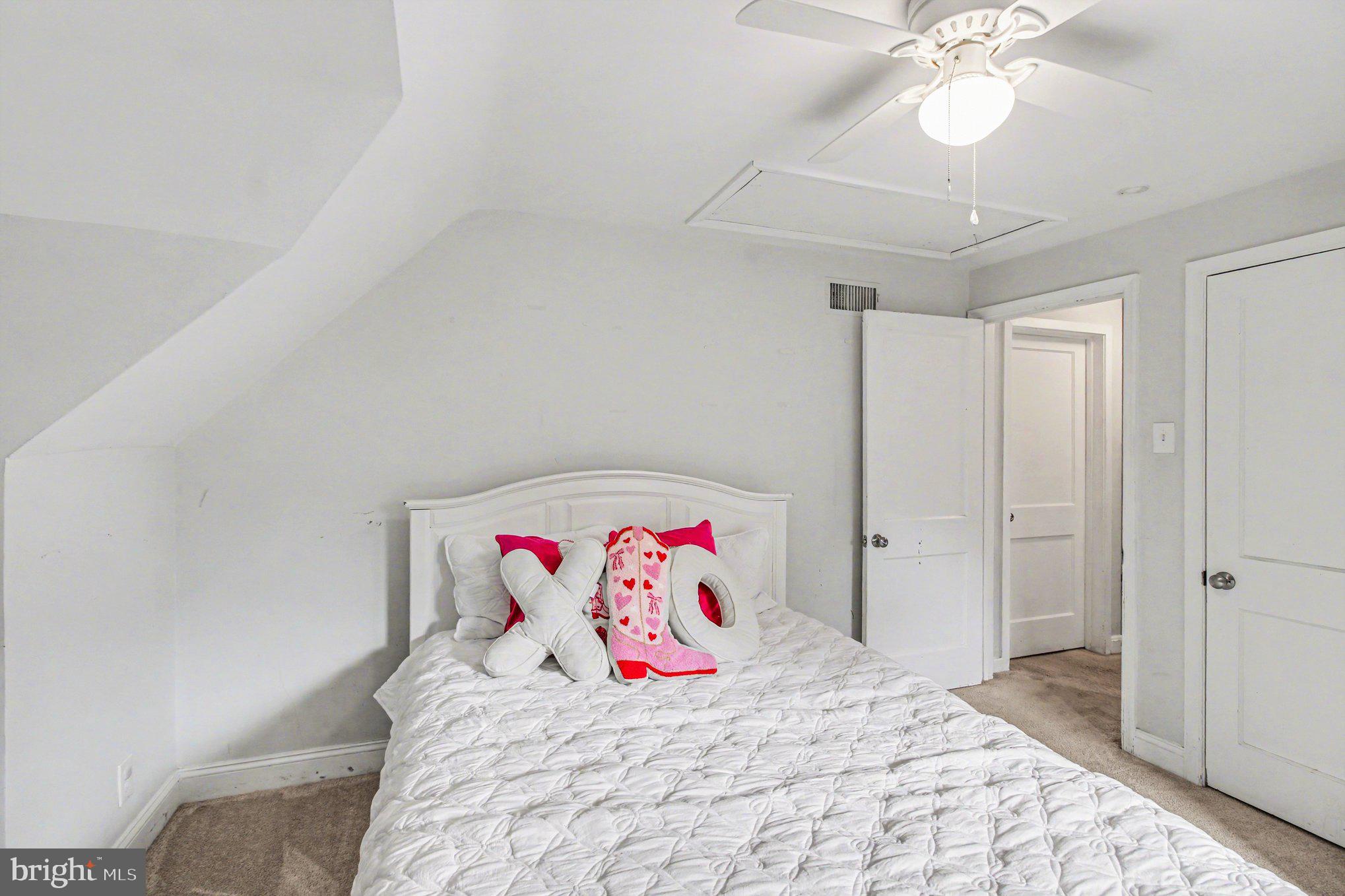 MILMONT PARK - Residential