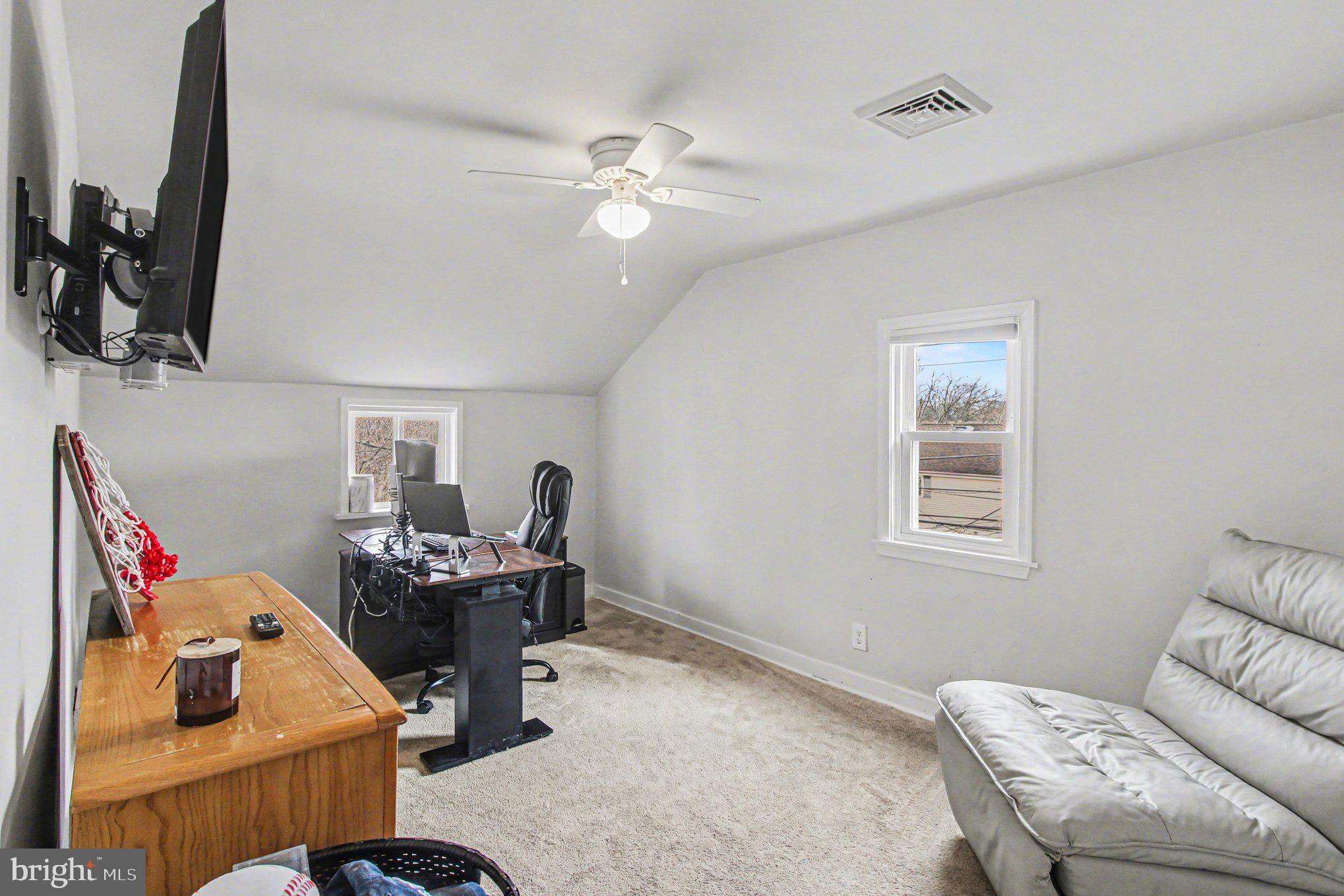 MILMONT PARK - Residential