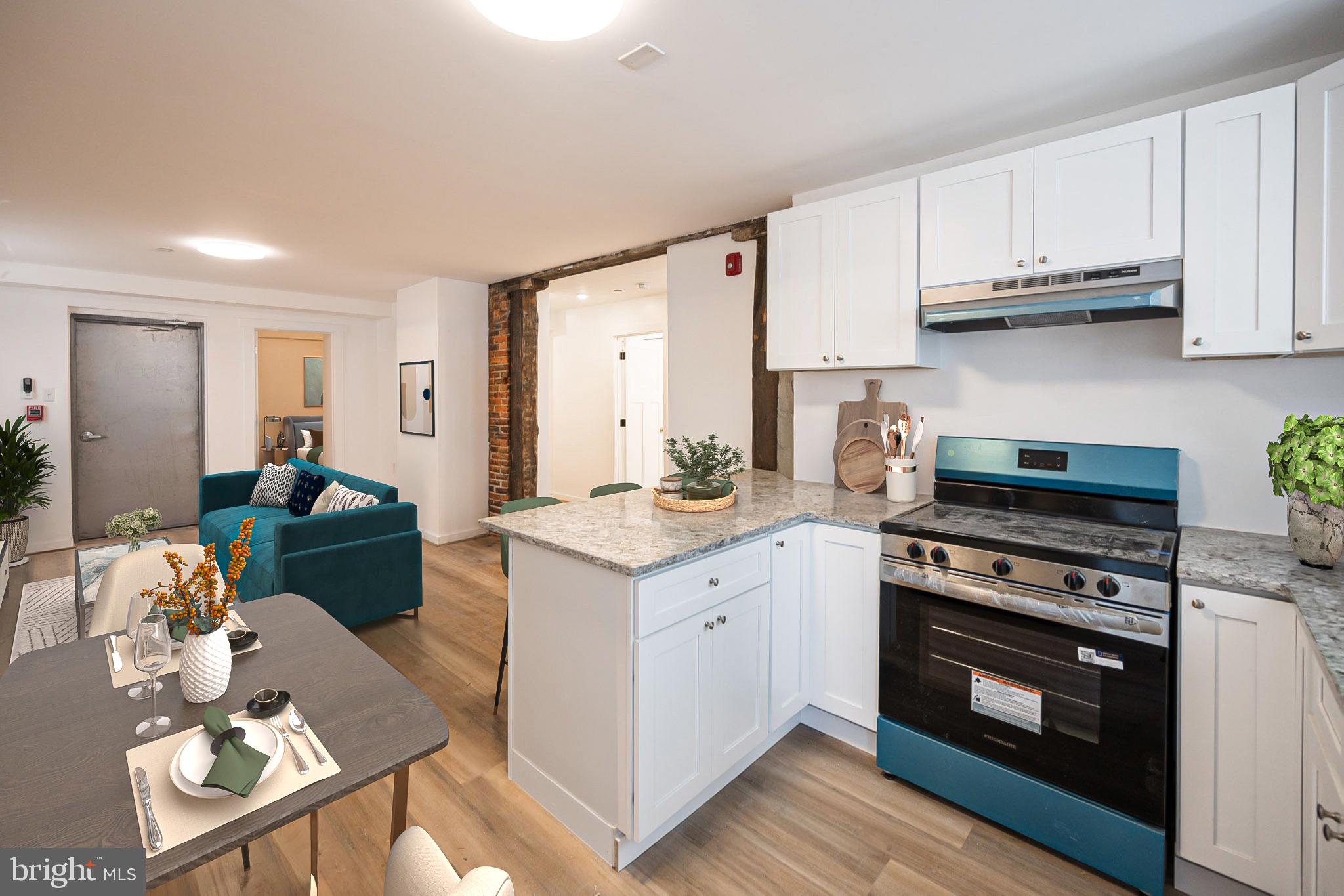 711 W THOMPSON STREET UNIT 1F