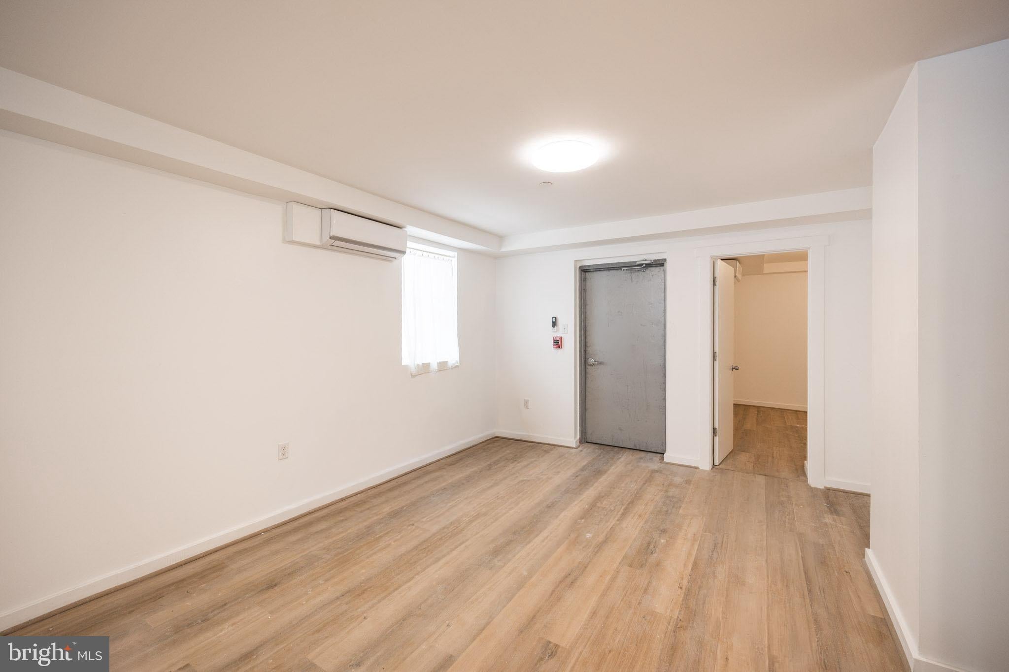 711 W THOMPSON STREET UNIT 1F