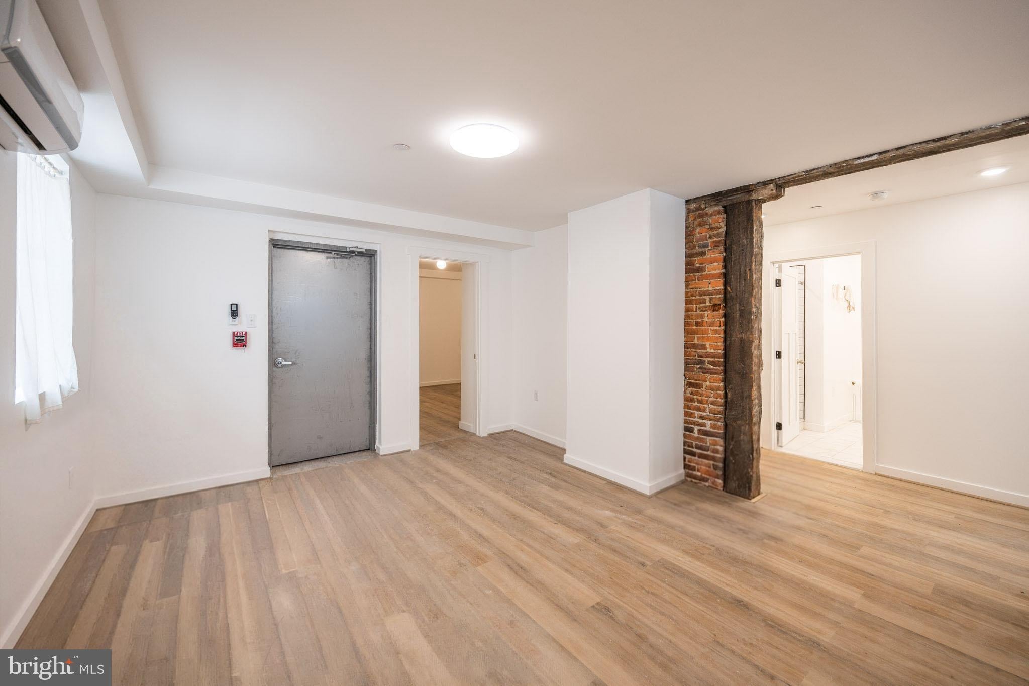 711 W THOMPSON STREET UNIT 1F