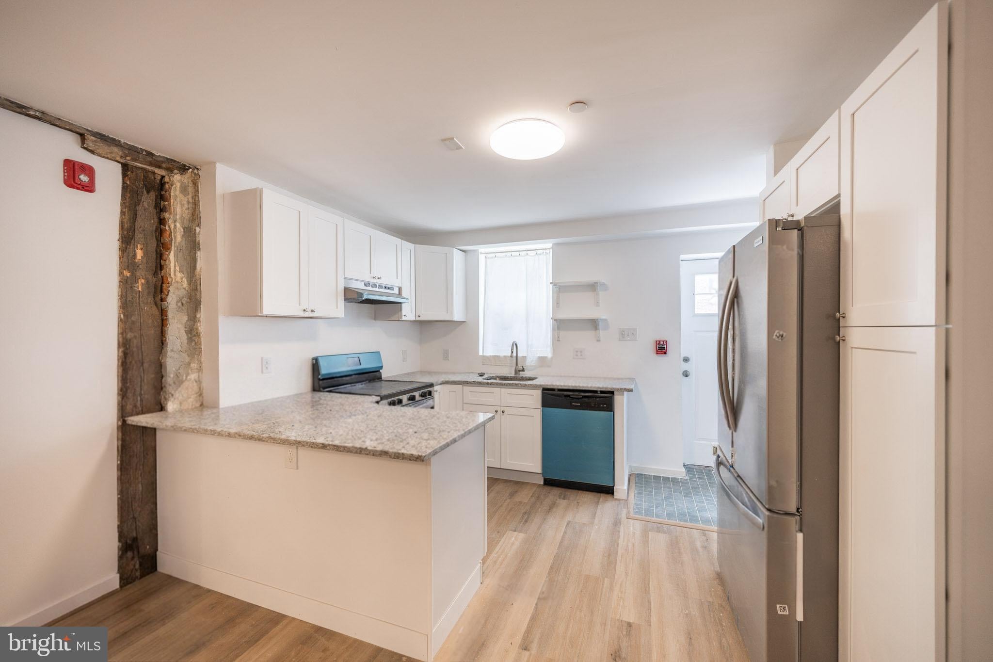711 W THOMPSON STREET UNIT 1F