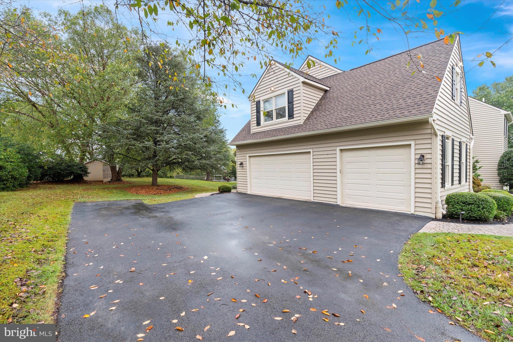 BLUE ROCK MEADOWS - Residential