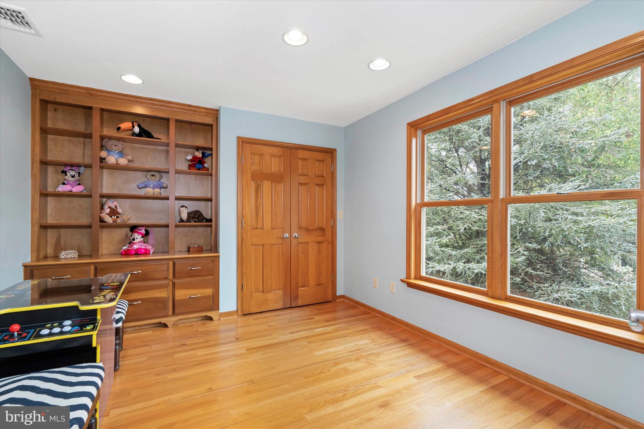 BLUE ROCK MEADOWS - Residential