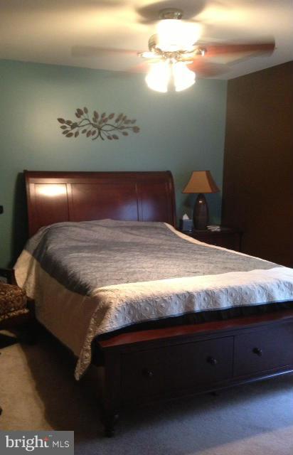 COUNTRY CLUB ESTATES - Residential Lease