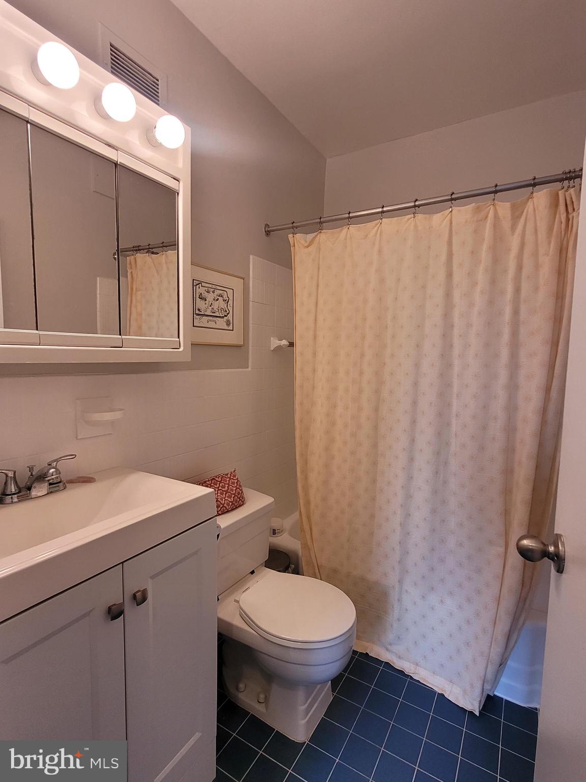 RITTENHOUSE SQUARE - Residential Lease