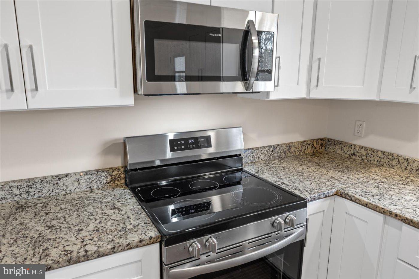 LAKE CAROLINE - Residential