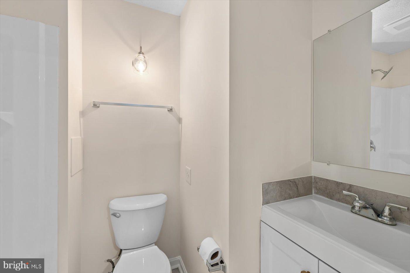 LAKE CAROLINE - Residential