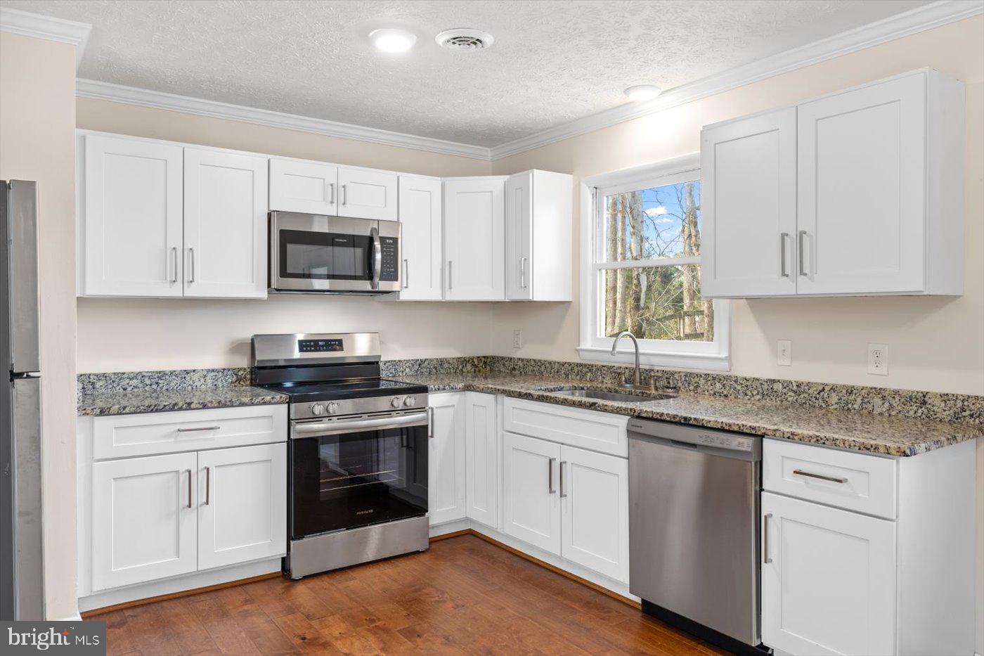 LAKE CAROLINE - Residential