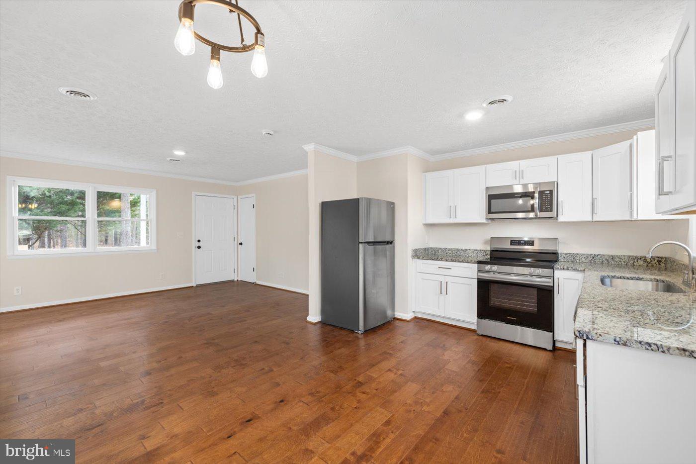 LAKE CAROLINE - Residential