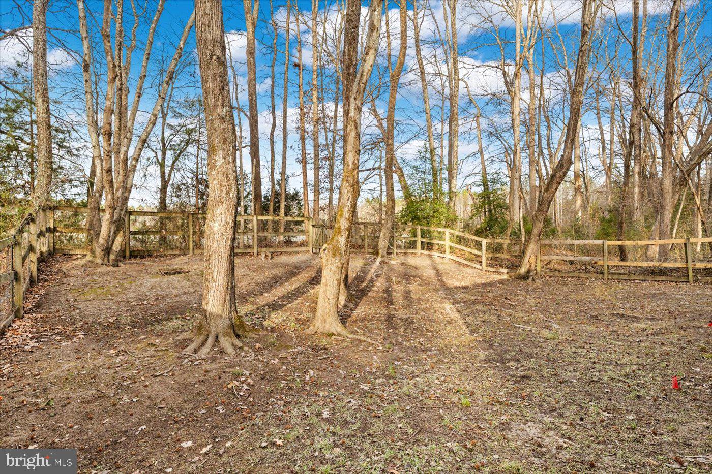 LAKE CAROLINE - Residential