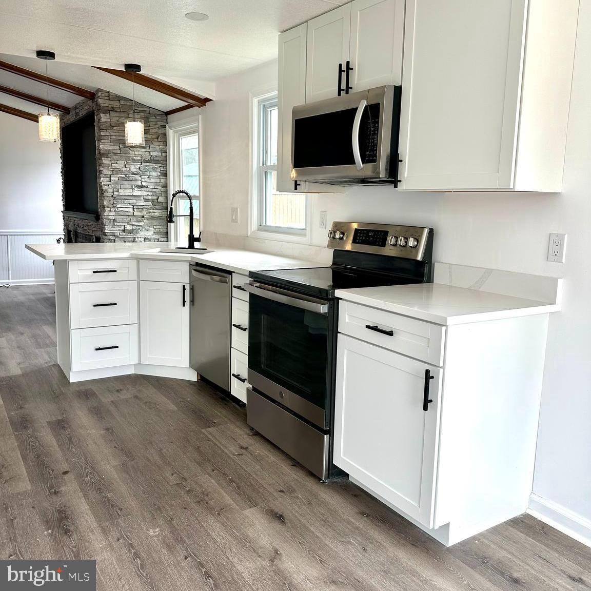 MAGNOLIA ESTATES - Residential