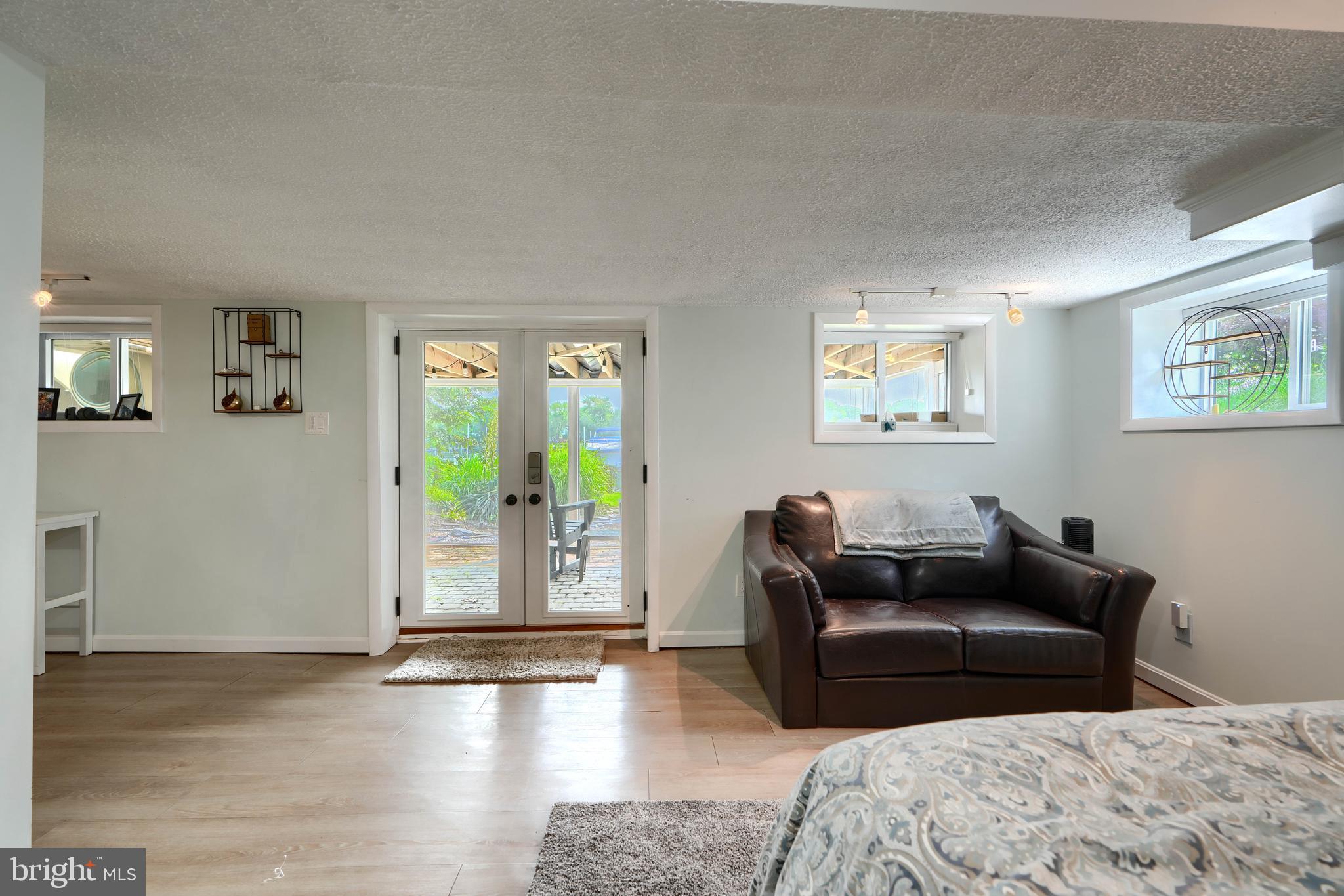 ROSEWALD BEACH - Residential