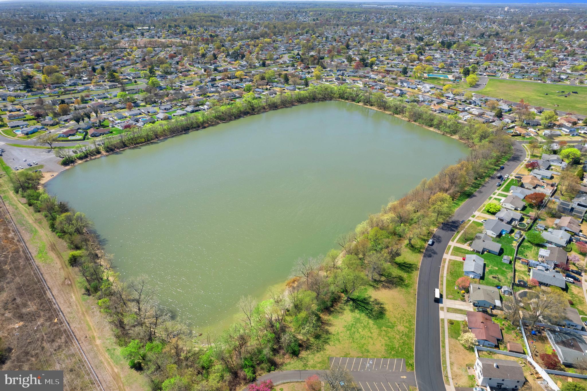 LAKESIDE - Residential