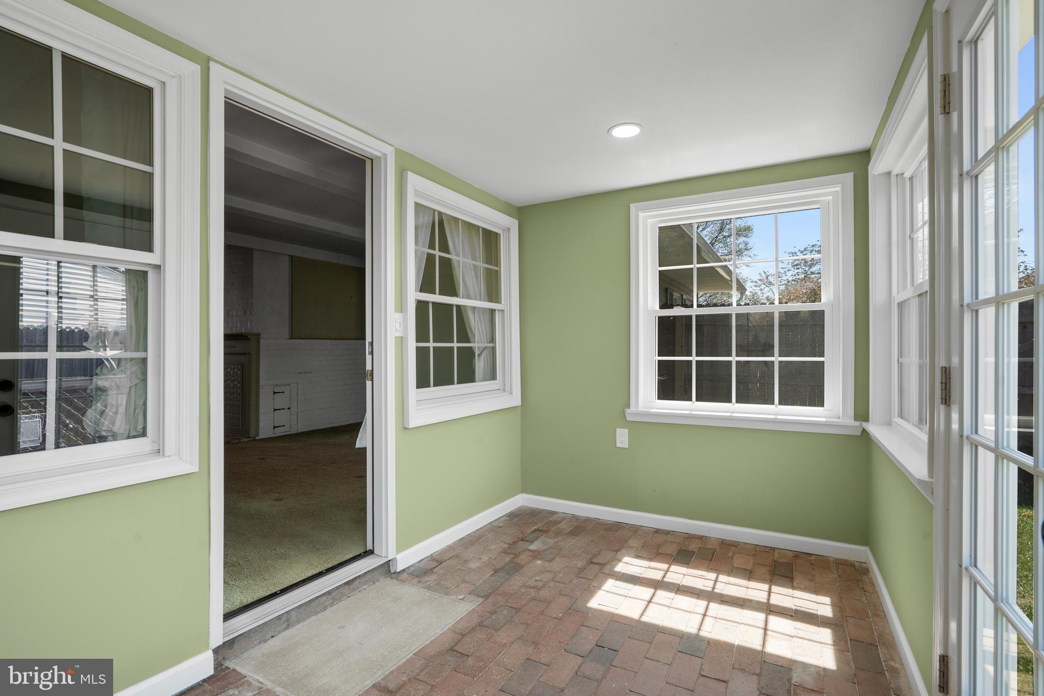 LAKESIDE - Residential