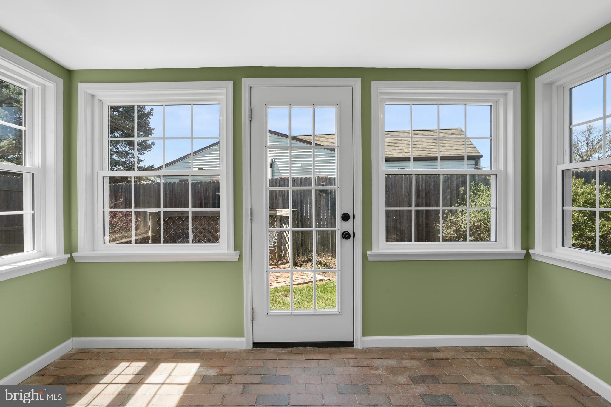 LAKESIDE - Residential