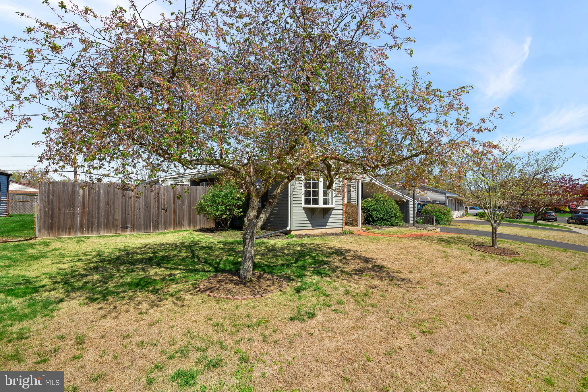 LAKESIDE - Residential