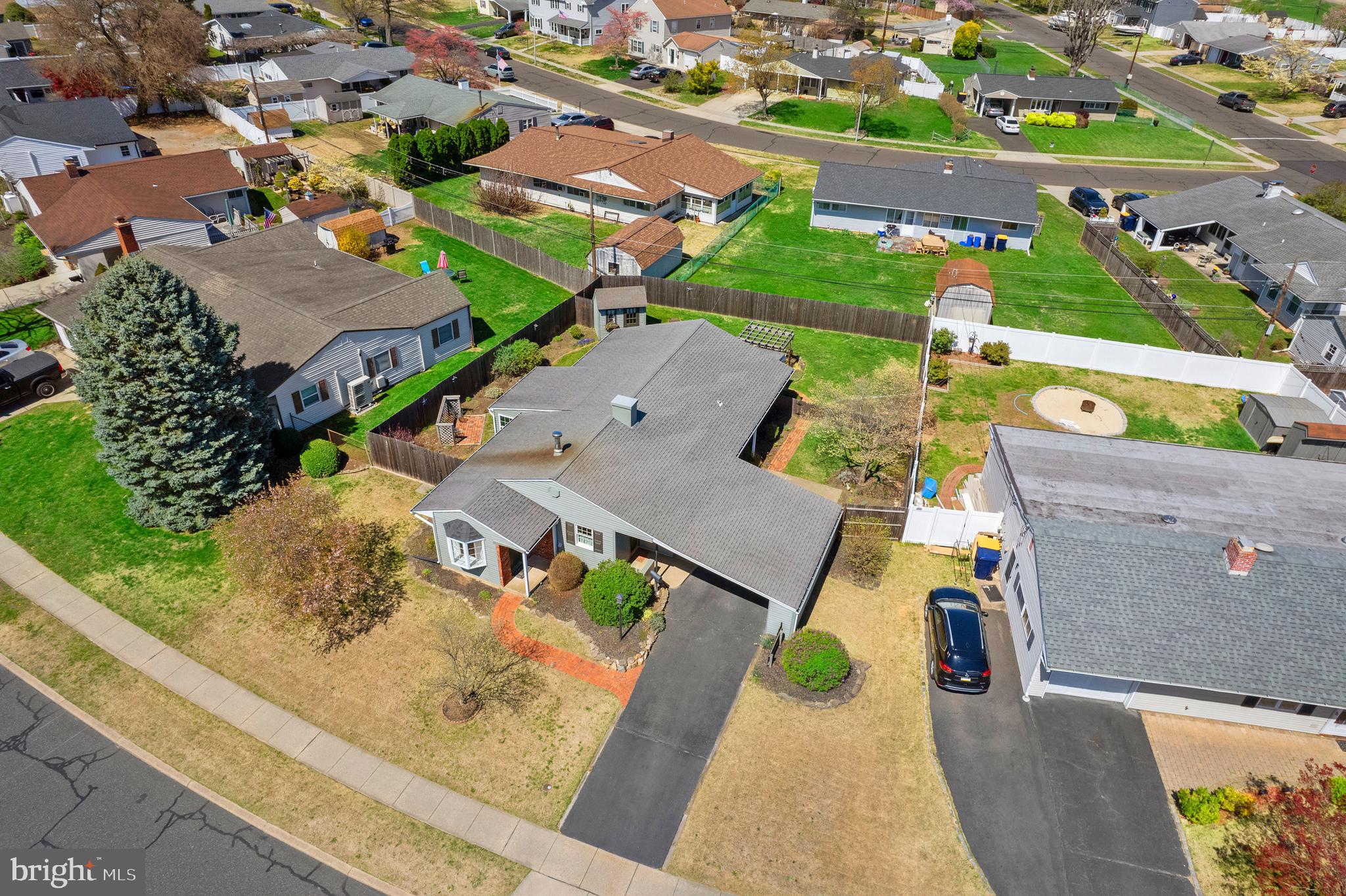 LAKESIDE - Residential