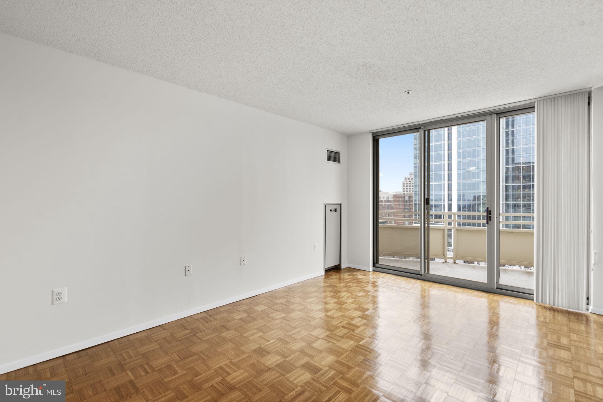 FAIRMONT PLAZA - Residential