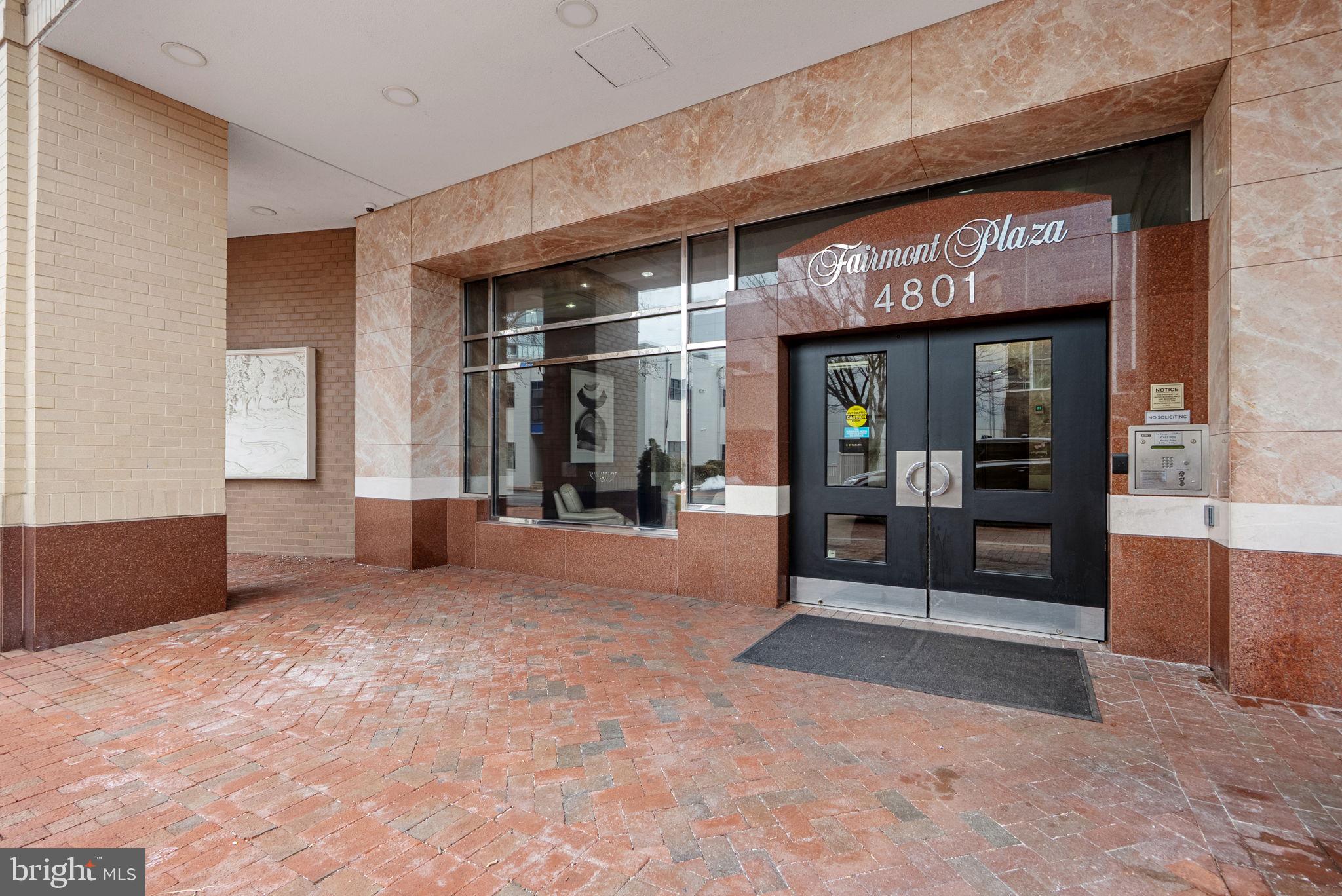 FAIRMONT PLAZA - Residential