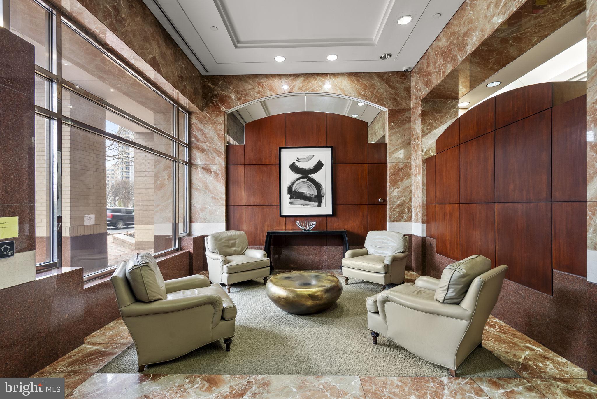 FAIRMONT PLAZA - Residential