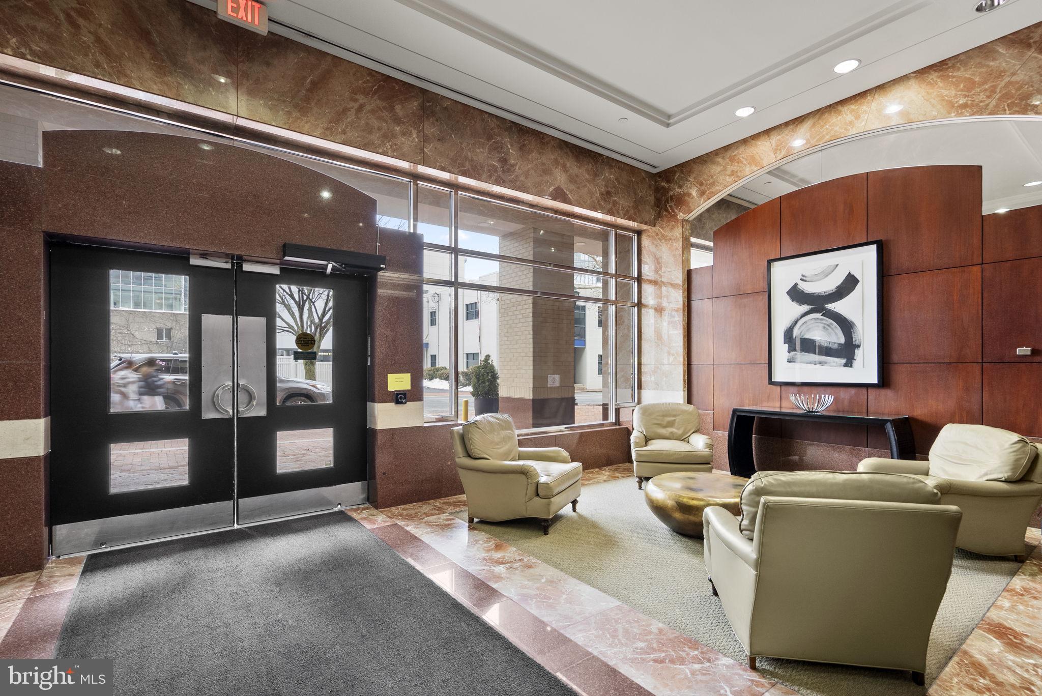 FAIRMONT PLAZA - Residential